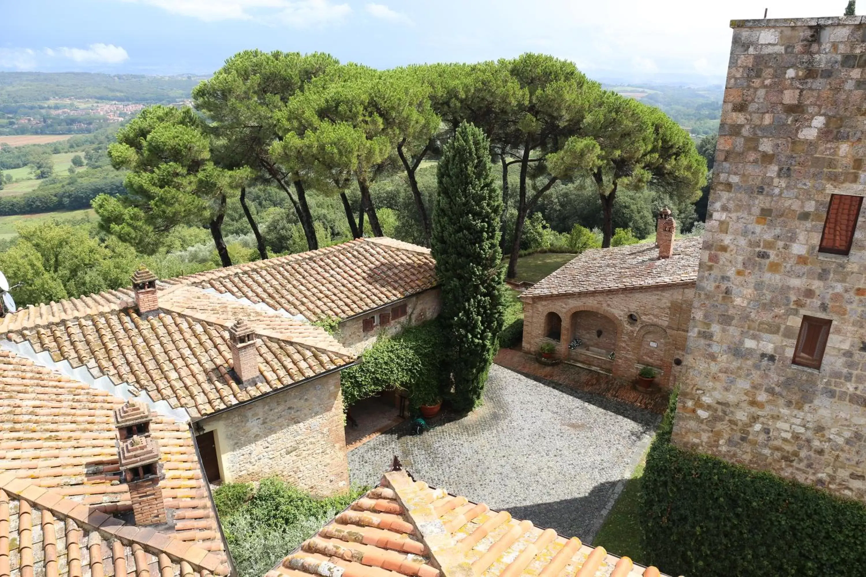 Property building, Bird's-eye View in Borgo La Torre alle Tolfe