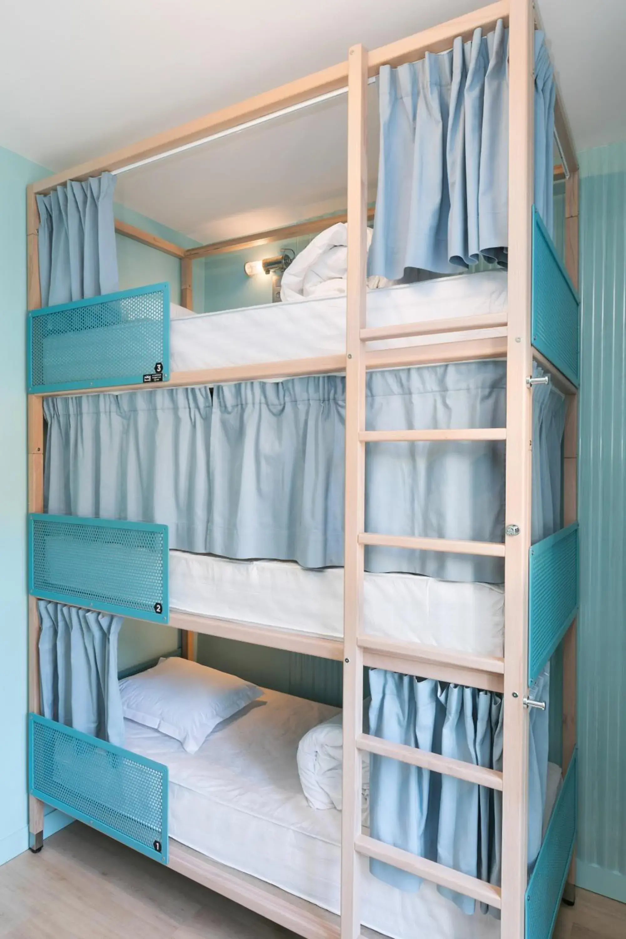 Photo of the whole room, Bunk Bed in Hôtel Ozz by Happyculture
