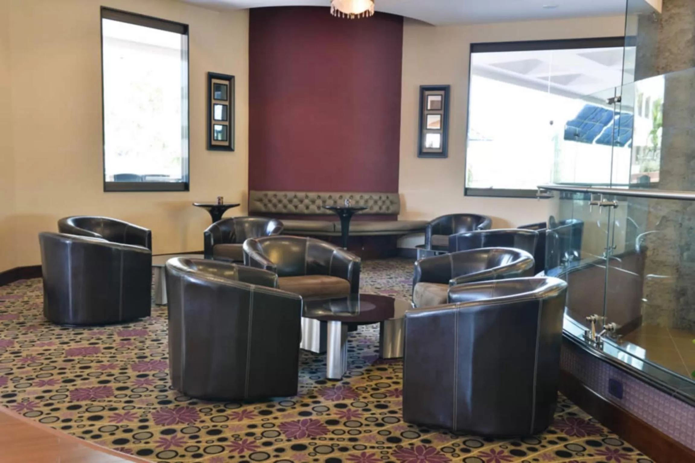 Communal lounge/ TV room in Hotel Plaza Juan Carlos