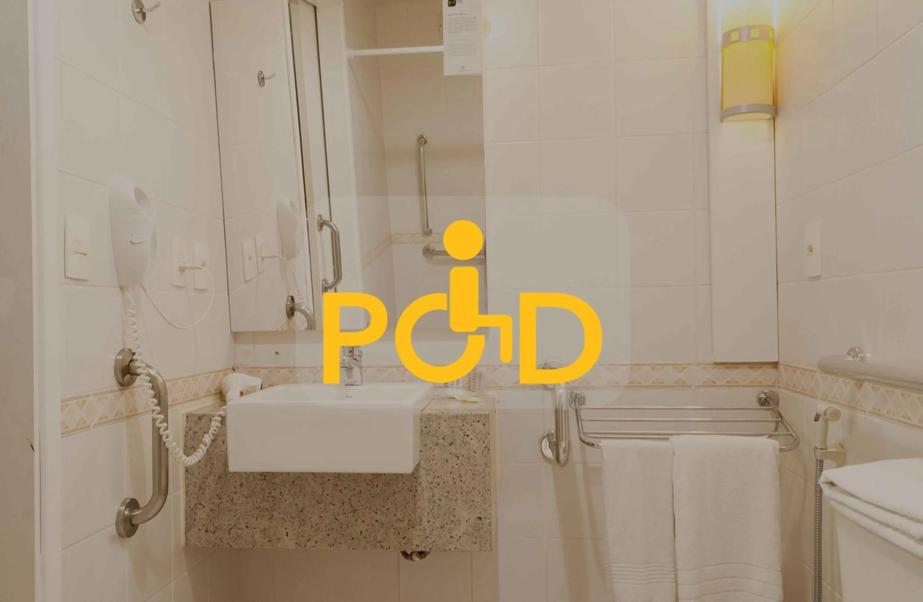 acessibility in Master Curitiba Hotel - 1,6 km do Estádio Couto Pereira - Show