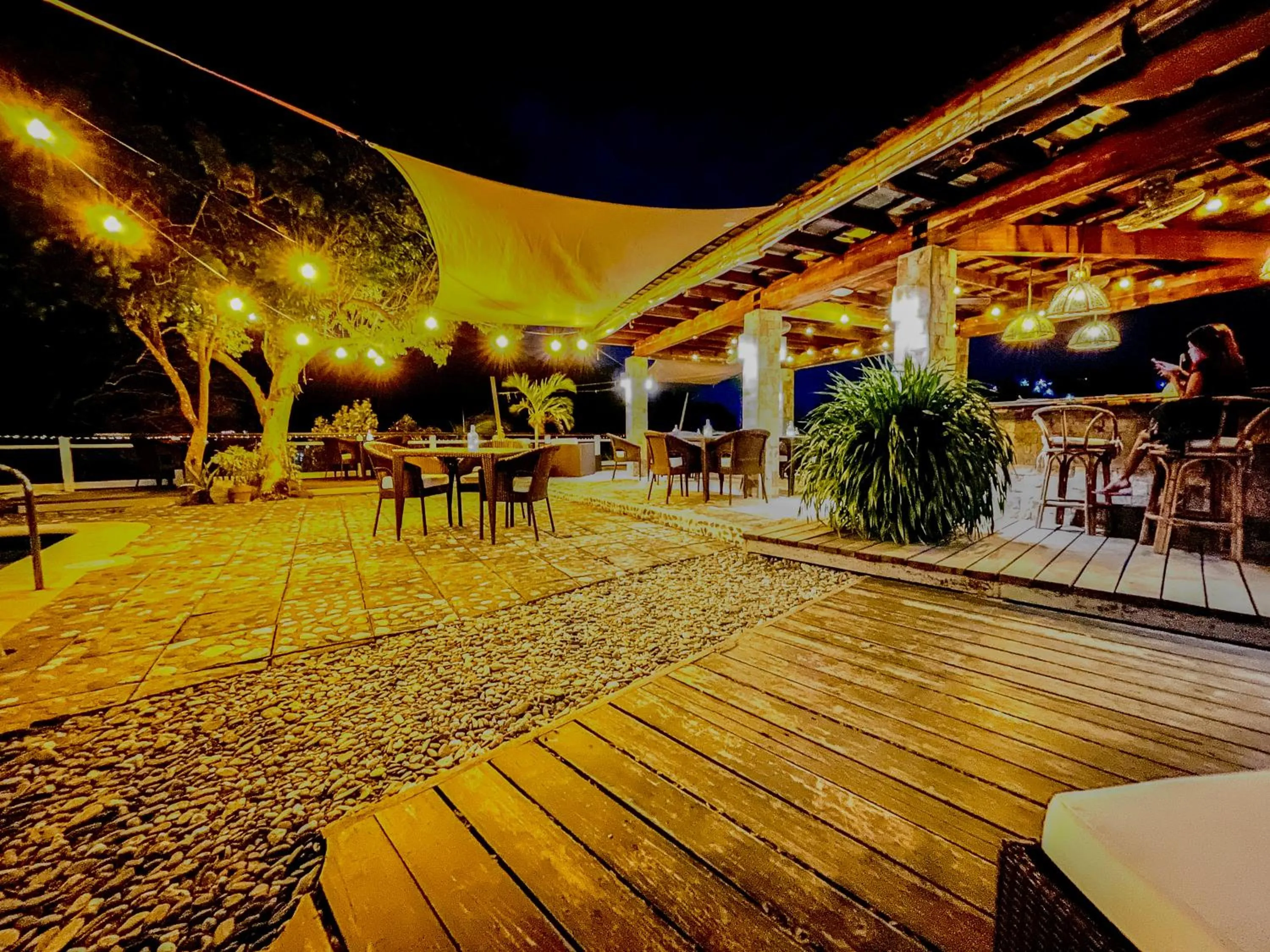 Property building in Edgewater Dive & Spa Resort