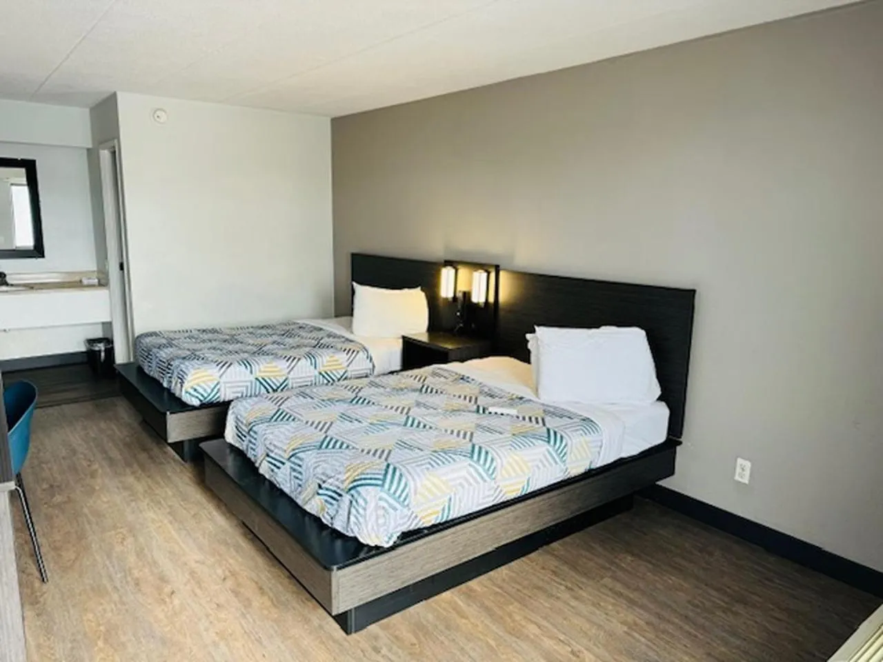 Bedroom, Bed in Motel 6-Cedar Rapids, IA