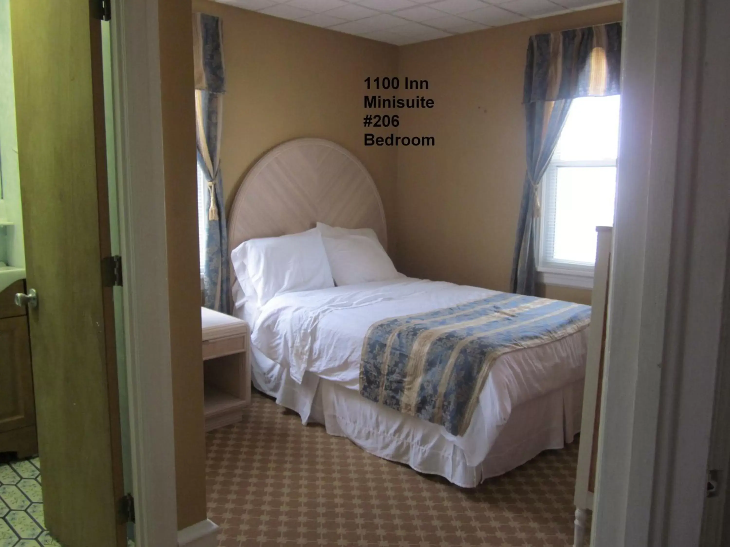 One-Bedroom Suite in Ocean Manor 1100 Inn