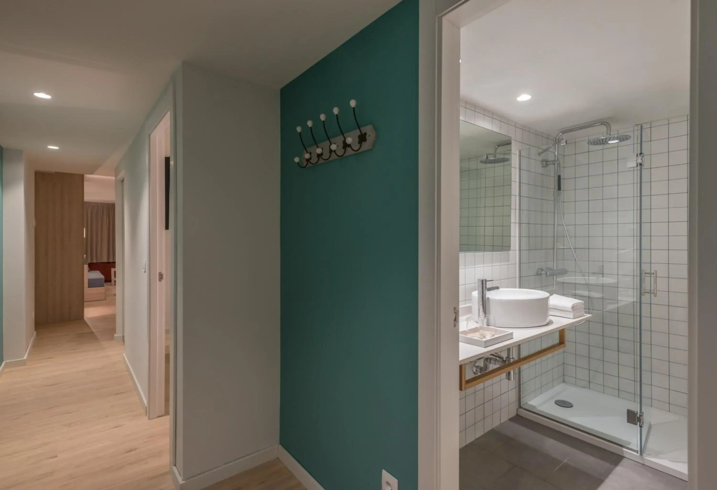 Photo of the whole room, Bathroom in Hotel & Aparthotel Cosmos