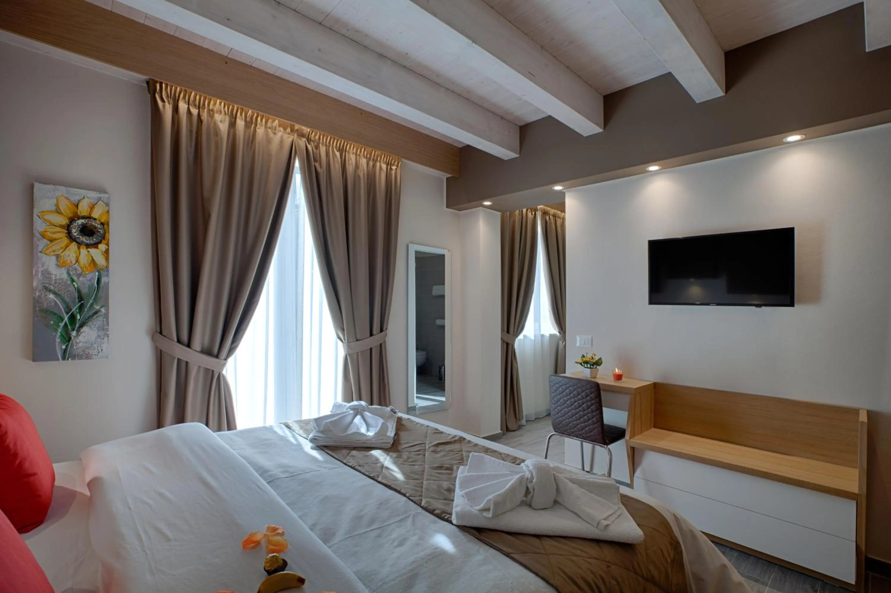 TV and multimedia, Bed in Hospitality Hotel