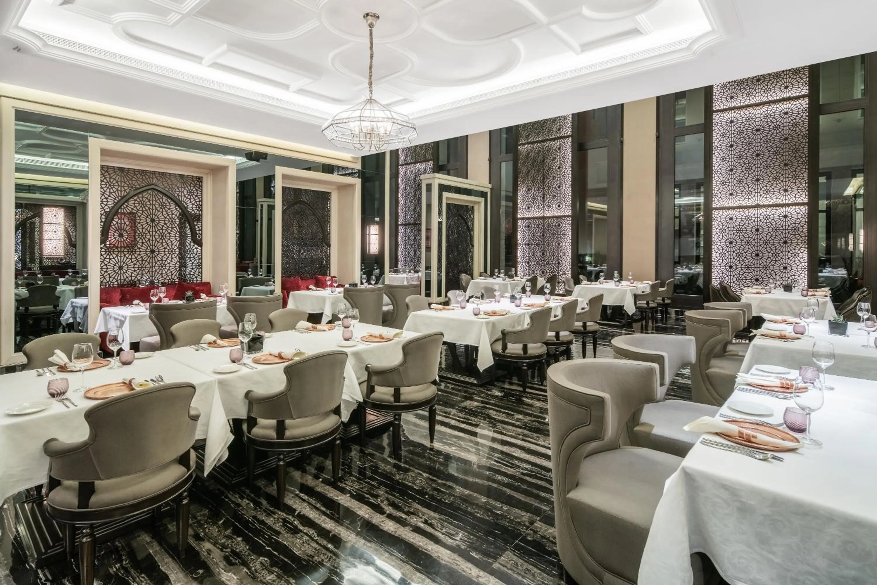 Restaurant/places to eat in Radisson Collection Muscat, Hormuz Grand