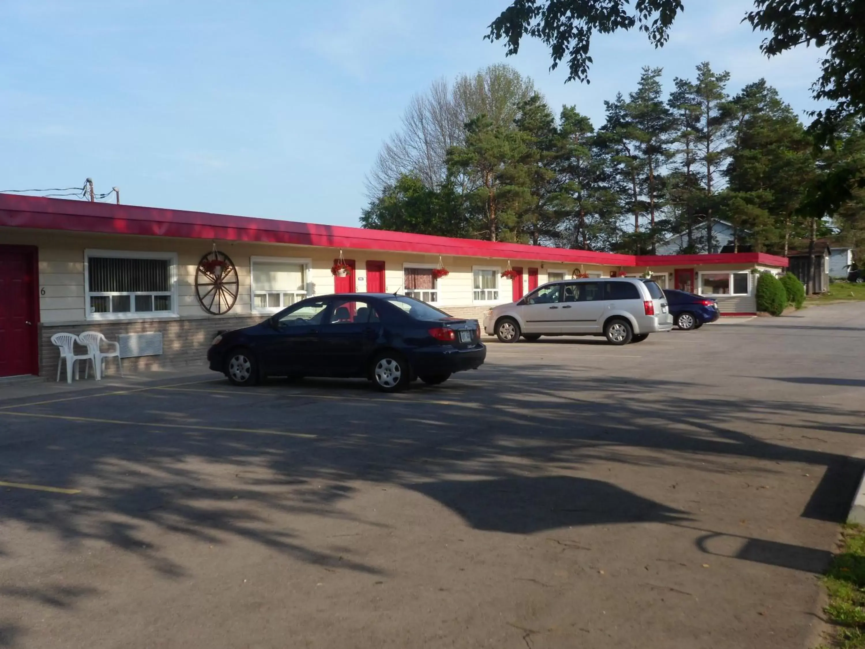 Property Building in The Silver Birch Motel