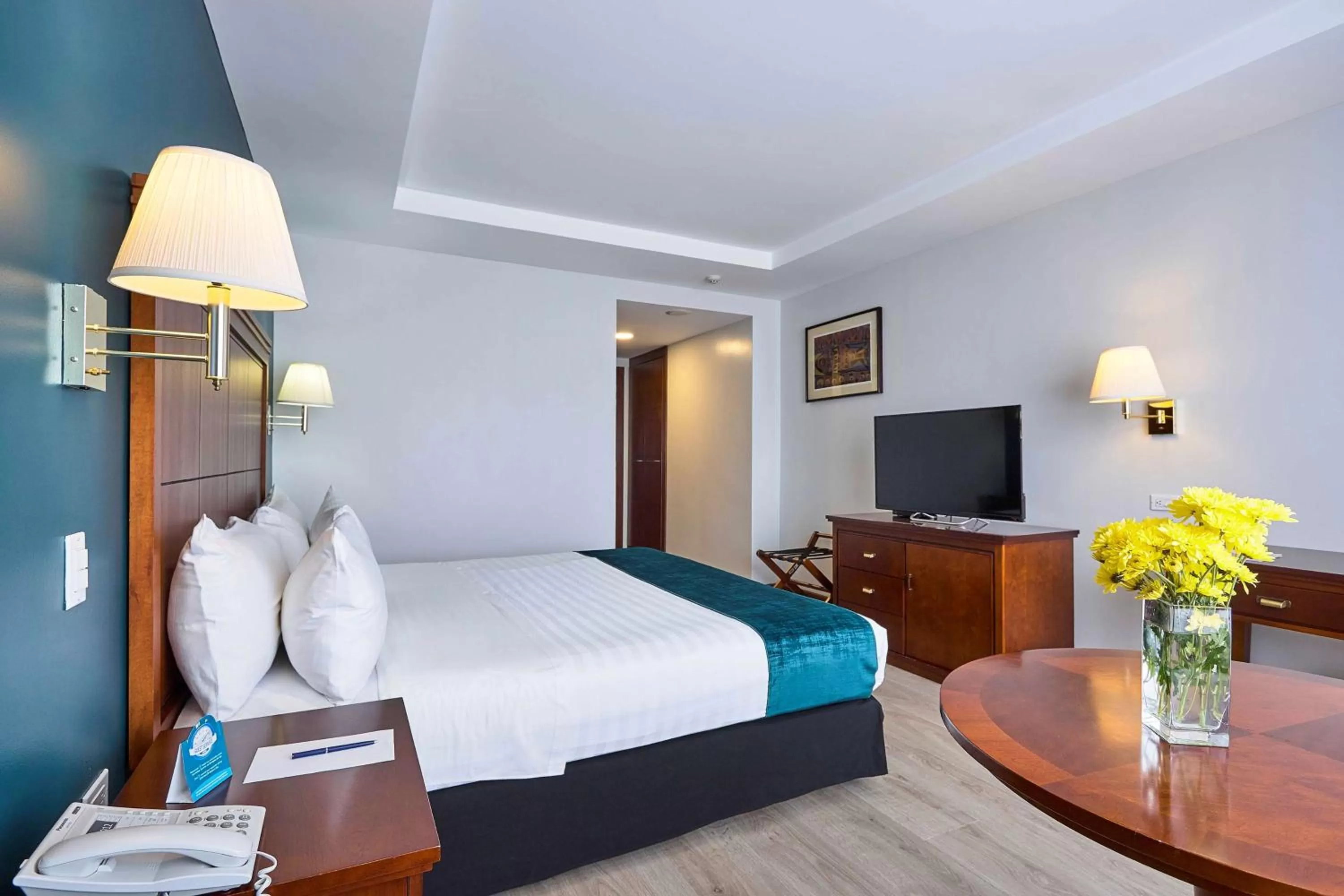 Photo of the whole room, Bed in Sonesta Hotel Loja