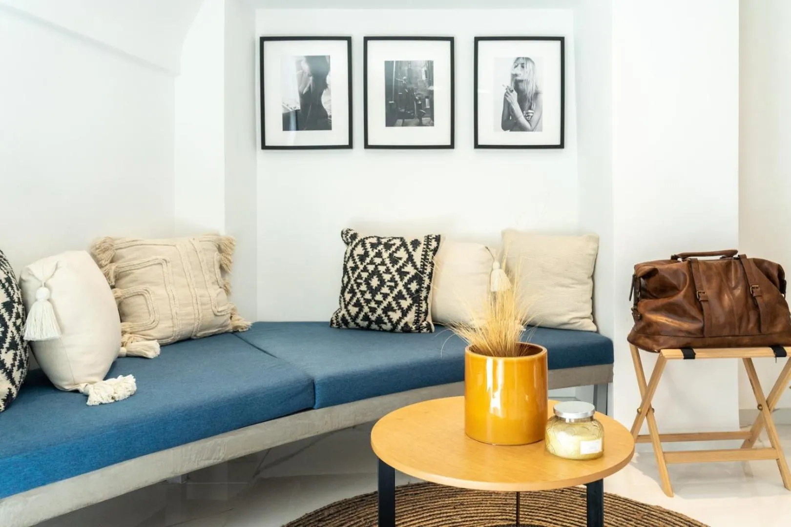 Seating area in Melo Athens