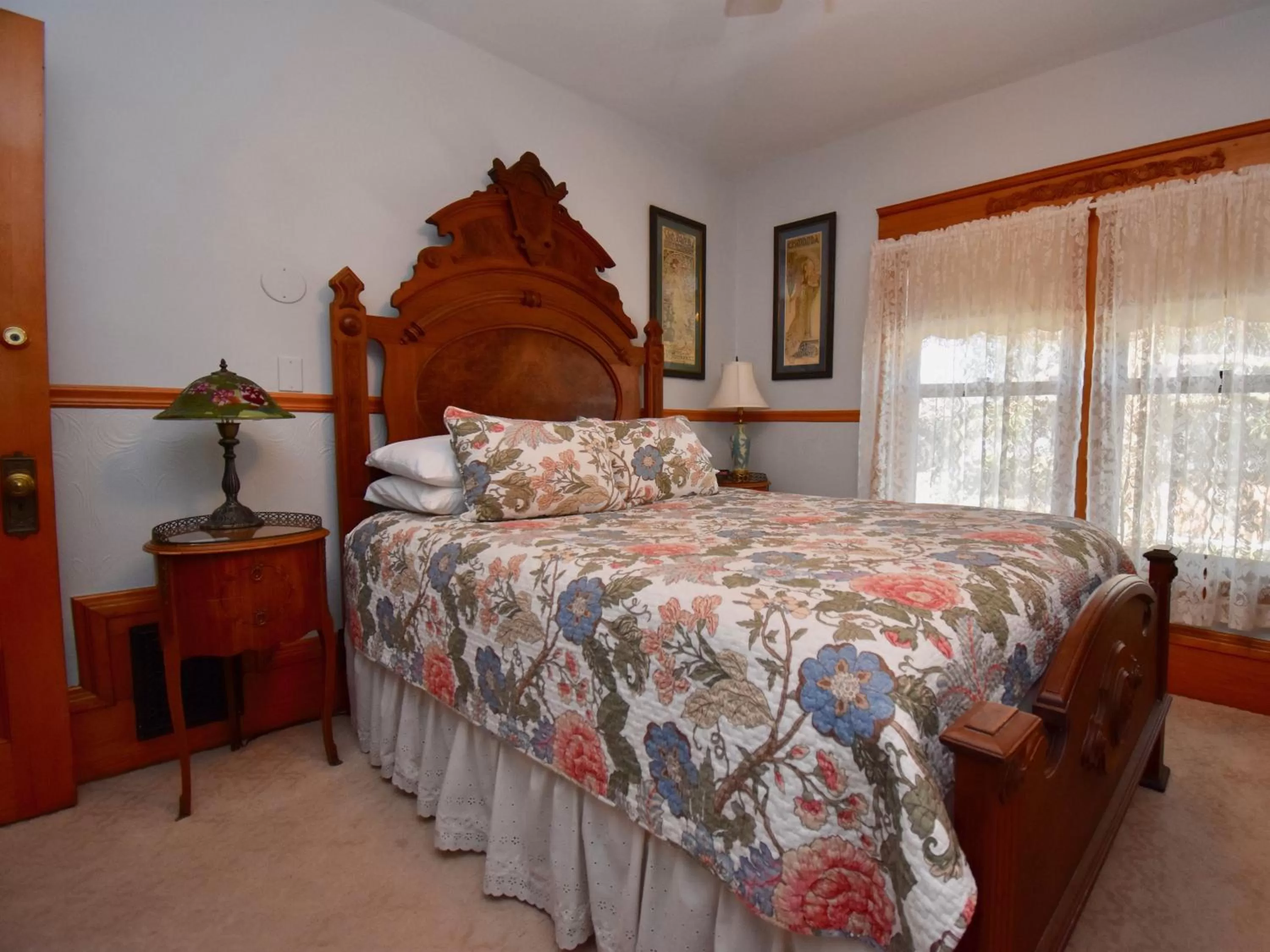 Standard Queen Room in The Scofield House B&B