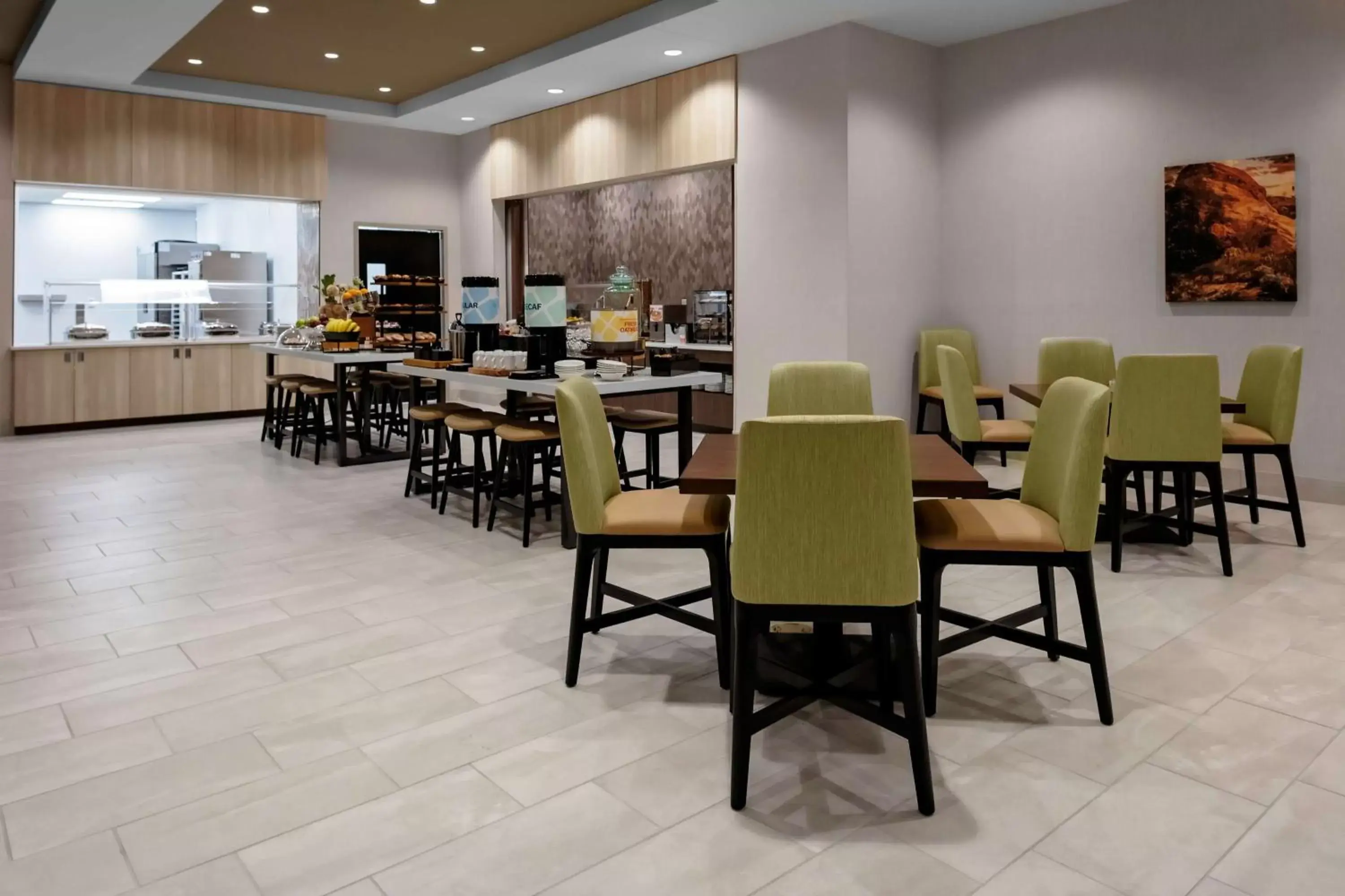 Restaurant/Places to Eat in Hilton Garden Inn Chandler Downtown