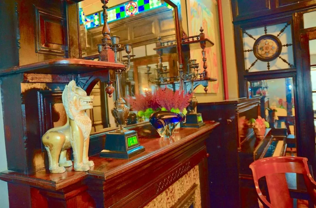 Lounge or bar in Northern Lights Mansion