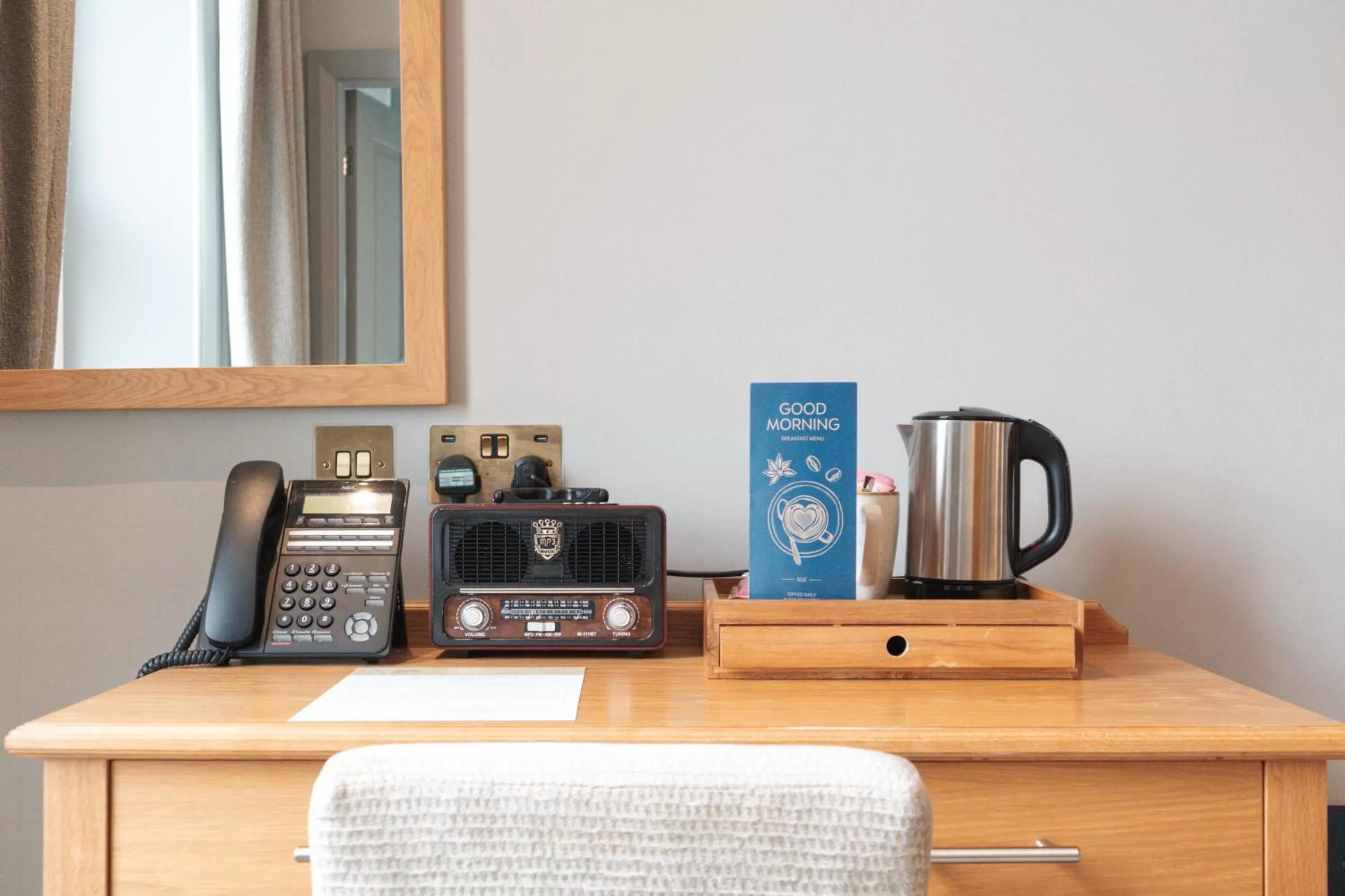 Coffee/tea facilities in The Royal Kings Arms