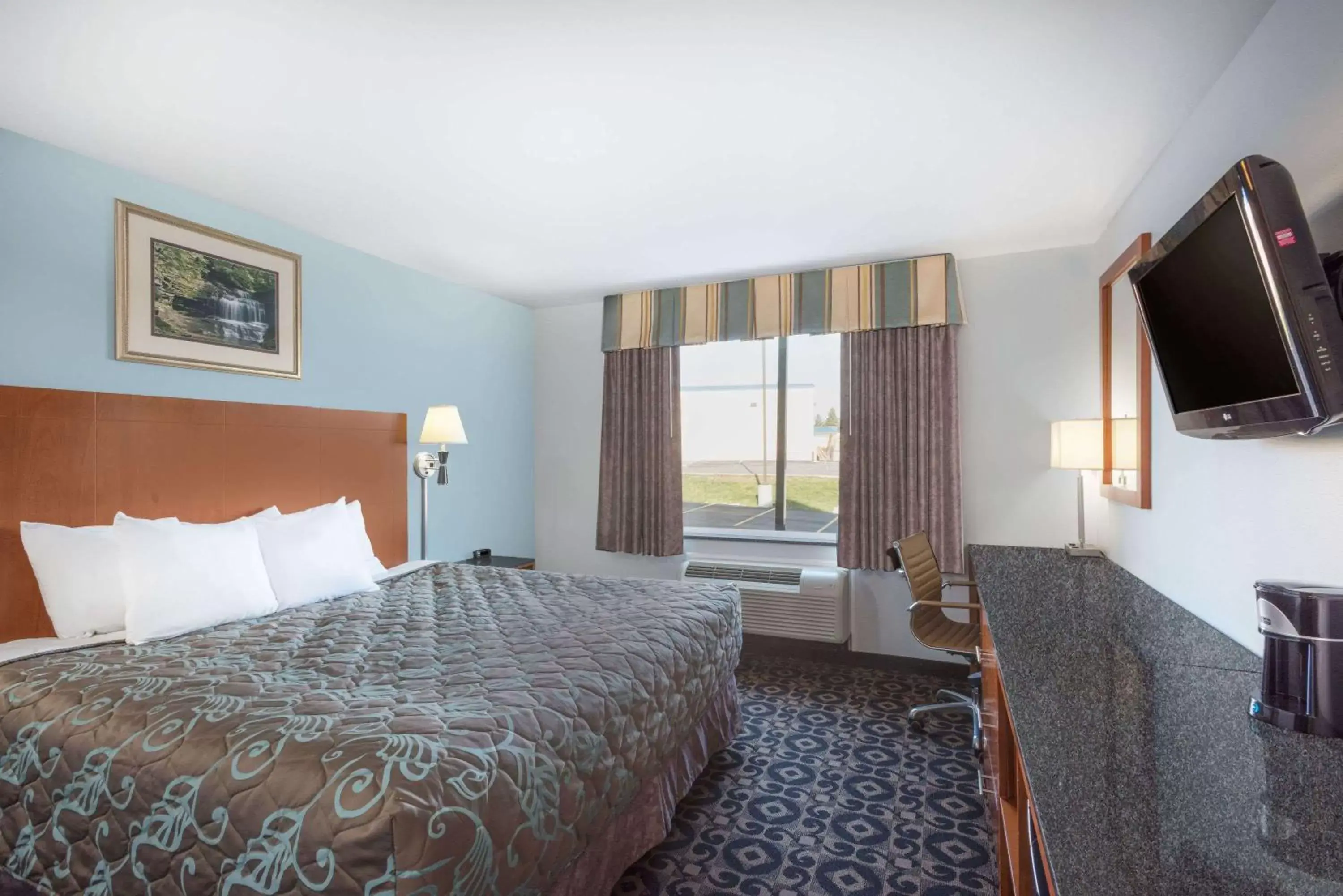 Photo of the whole room, Bed in Days Inn by Wyndham Evans Mills/Fort Drum