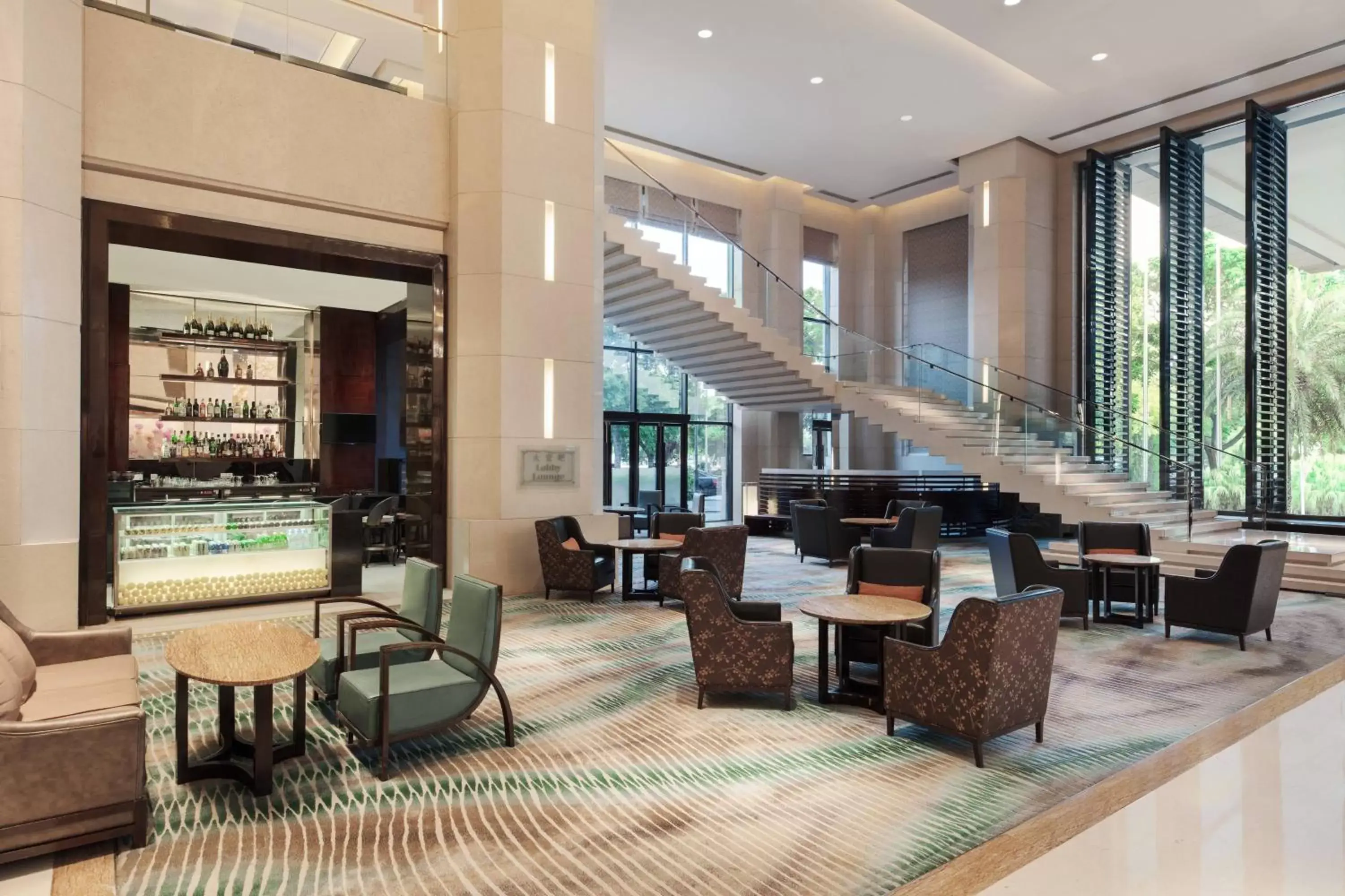 Lobby or reception, Lounge/Bar in Sheraton Zhongshan Hotel
