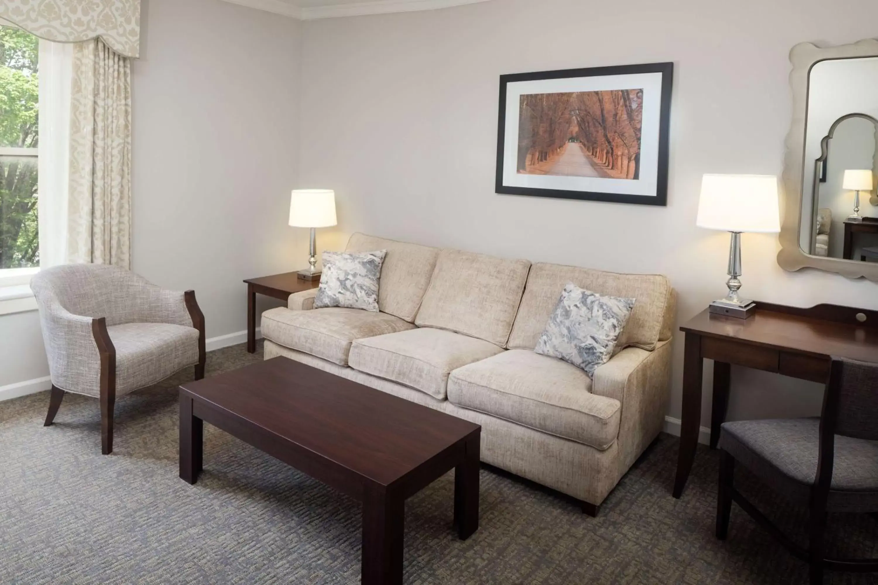 Photo of the whole room, Seating Area in The Elms Hotel & Spa, a Destination by Hyatt Hotel