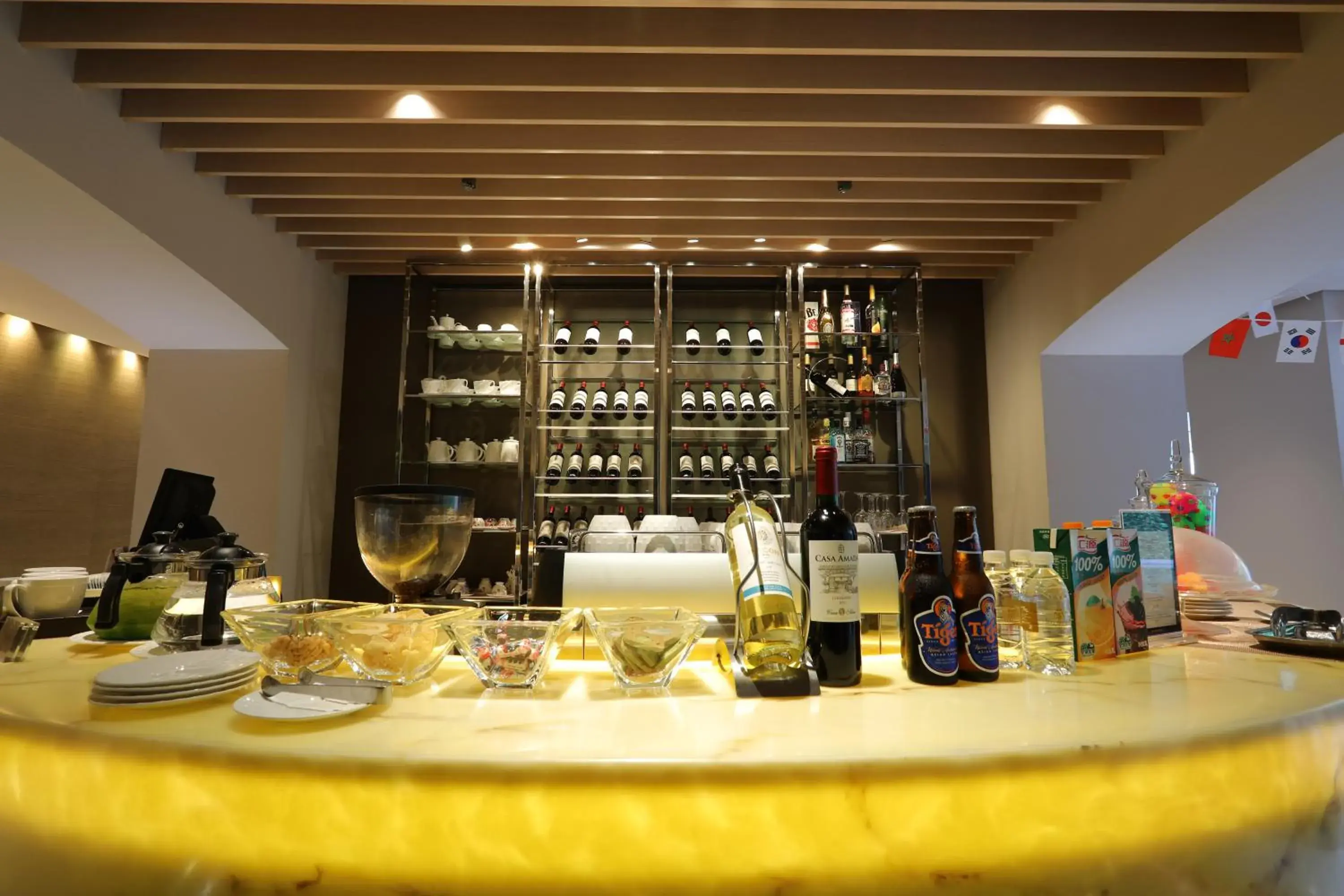 Alcoholic drinks, Lounge/Bar in Metropolo Classiq Dahua Hotel Shanghai Jingan