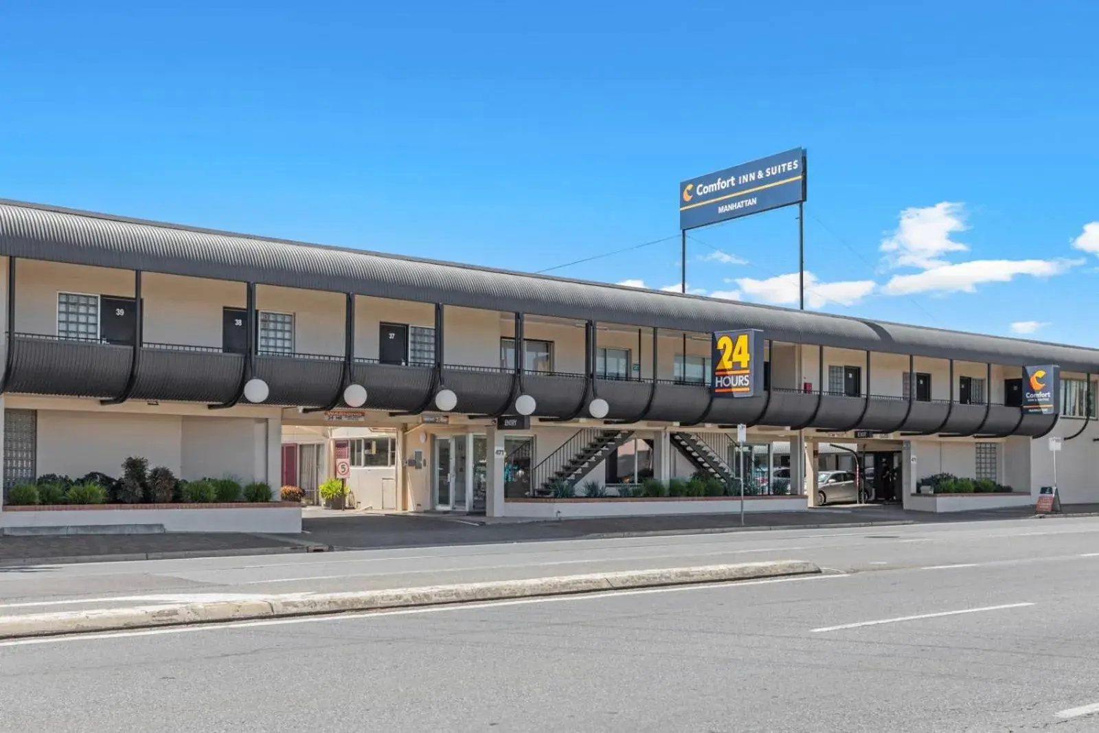 Property Building in COMFORT INN MANHATTAN - ADELAIDE