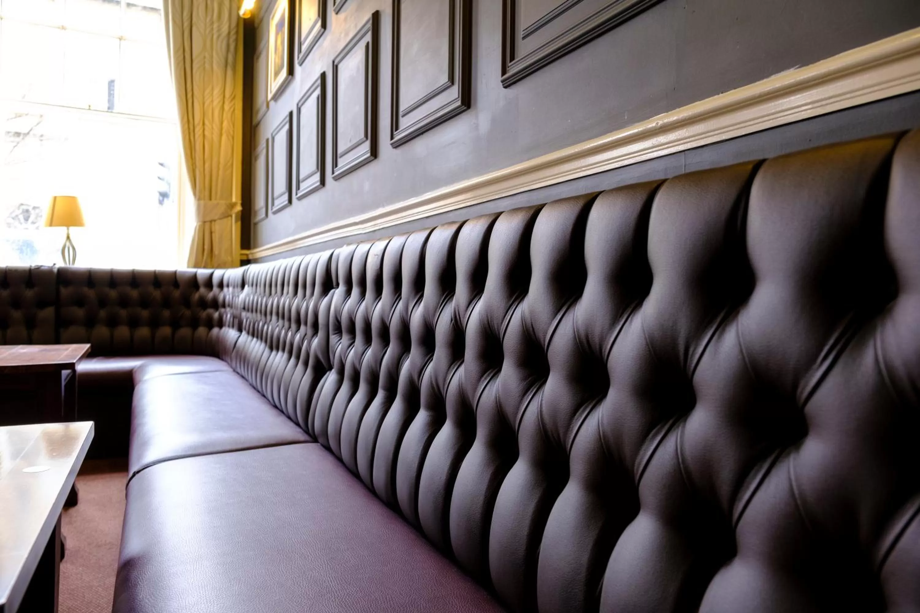 Lounge or bar in Royal Hotel