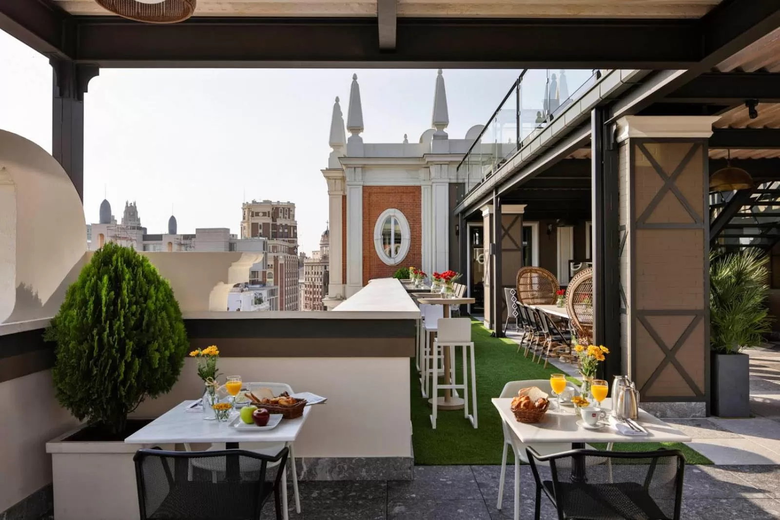 Swimming pool in Emperador