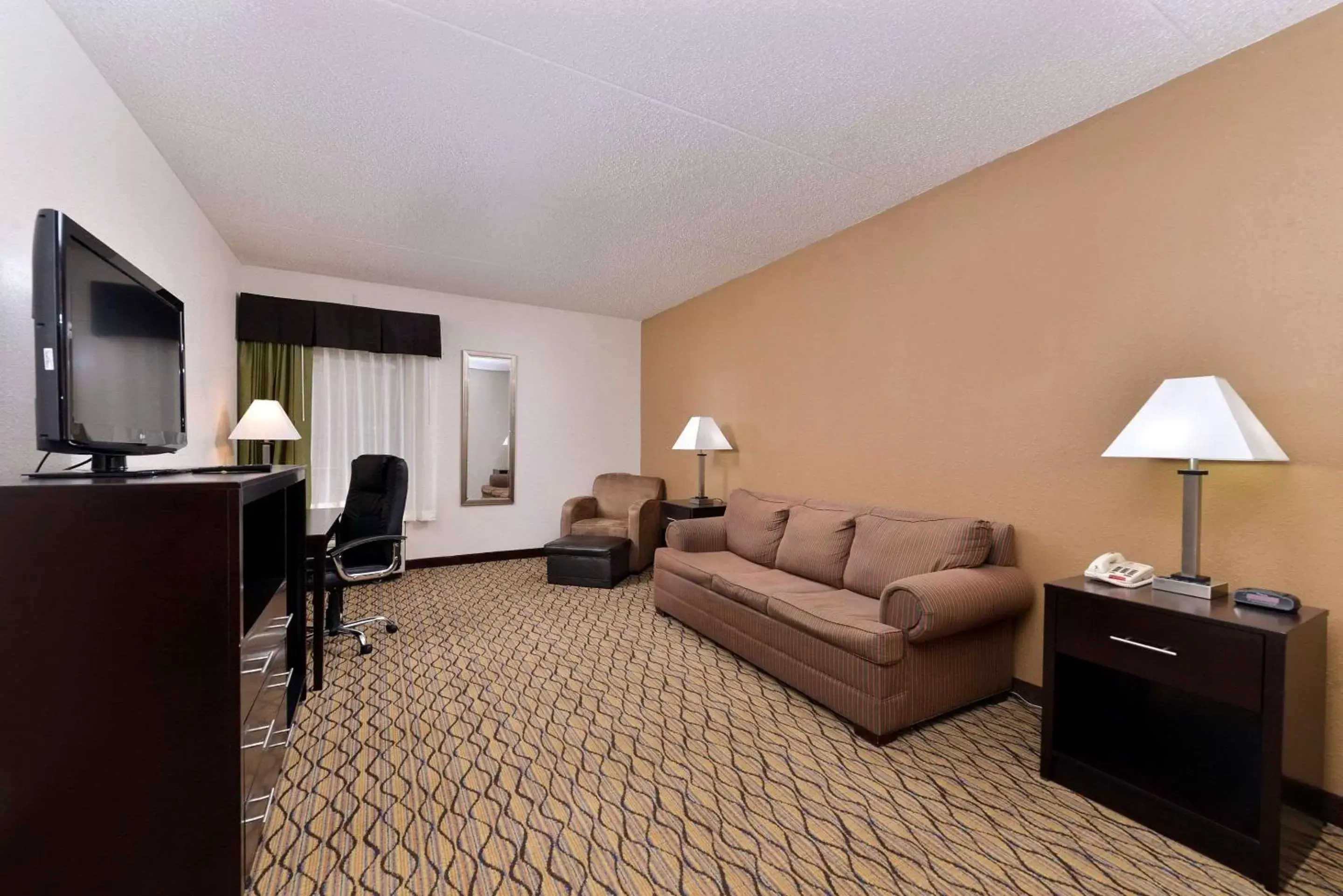 Photo of the whole room, Seating Area in Quality Inn & Suites Matteson near I-57
