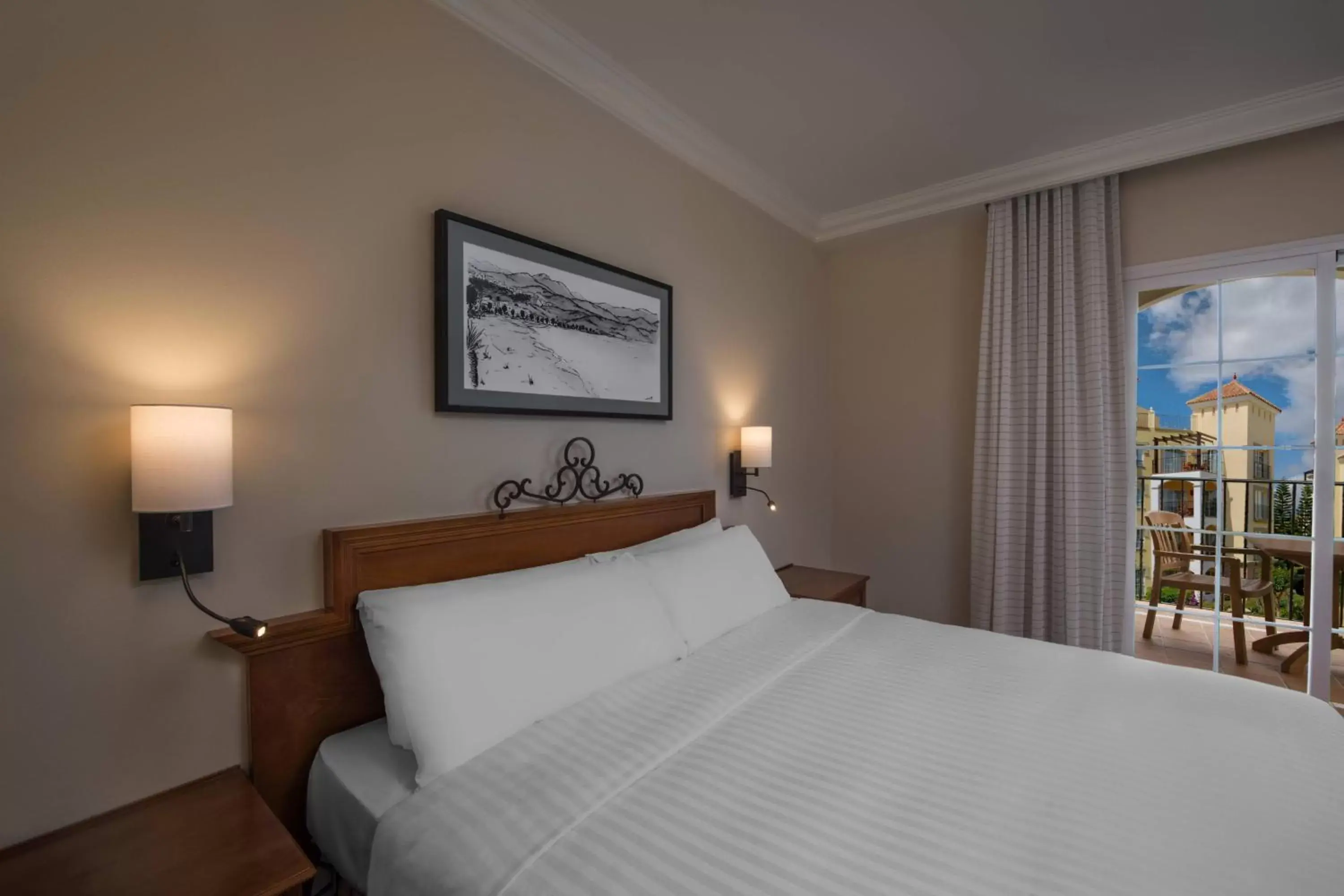 Bedroom, Bed in Marriott's Playa Andaluza