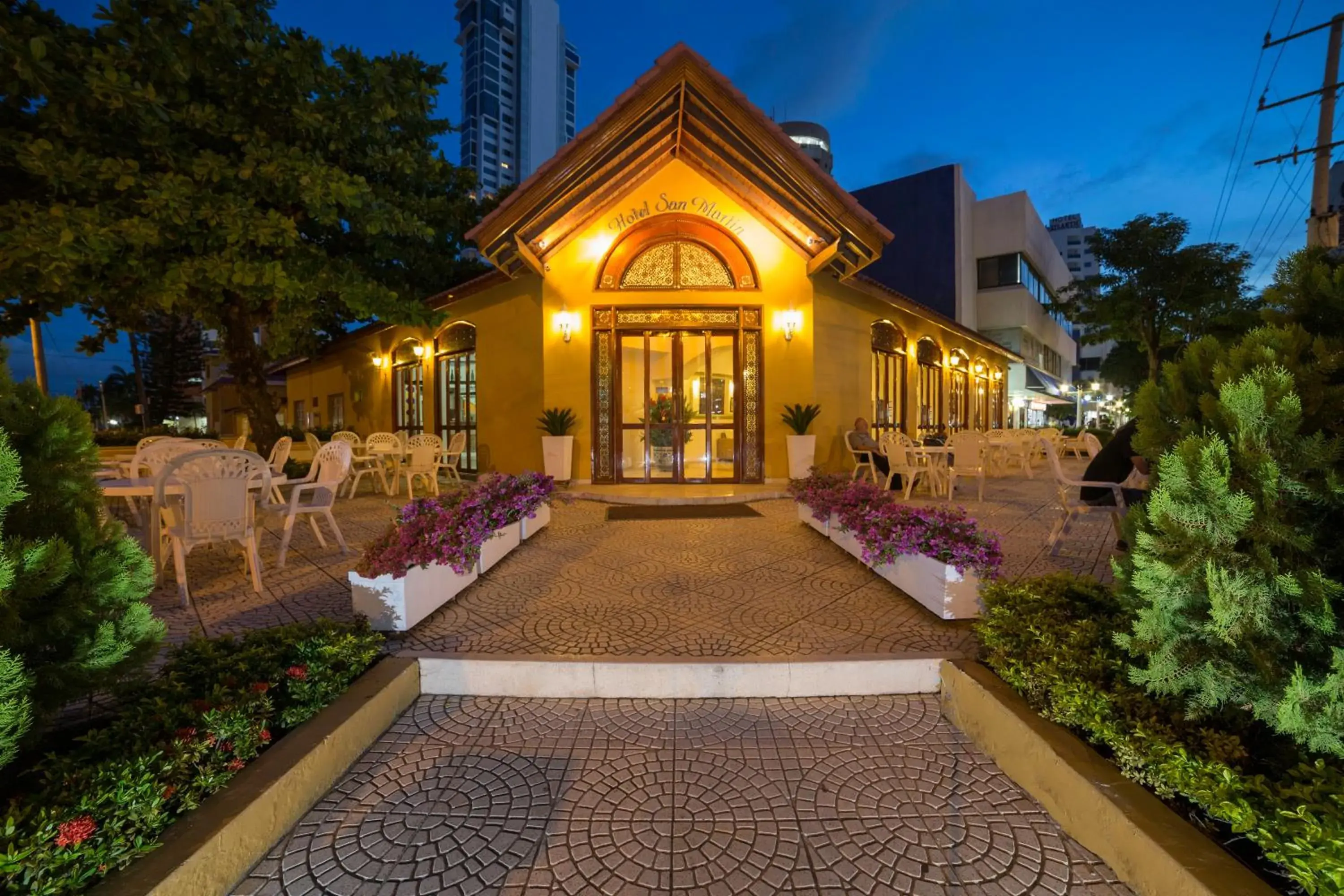 Facade/entrance, Property Building in San Martin Cartagena