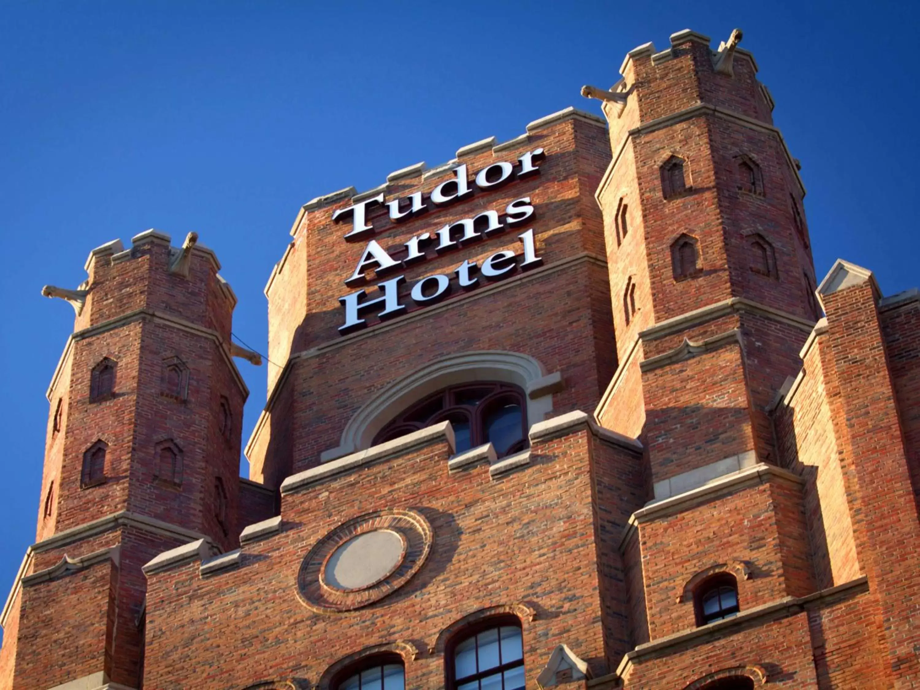 Property Building in The Tudor Arms Hotel Cleveland - a DoubleTree by Hilton