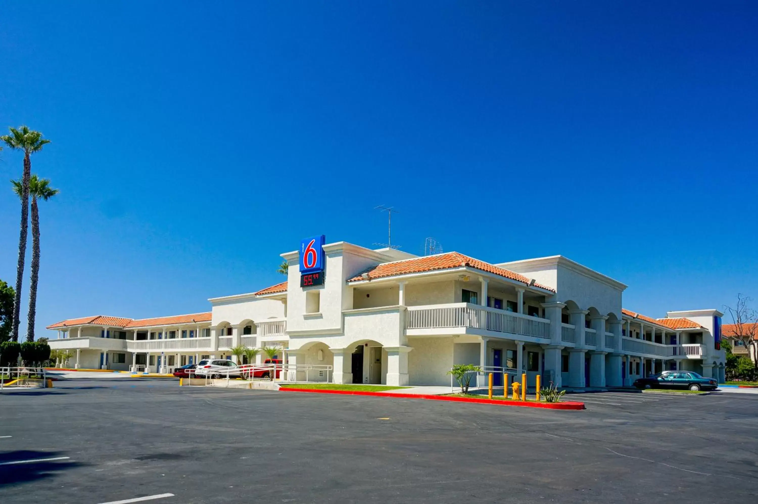 Facade/entrance, Property Building in Motel 6-Carlsbad, CA Beach