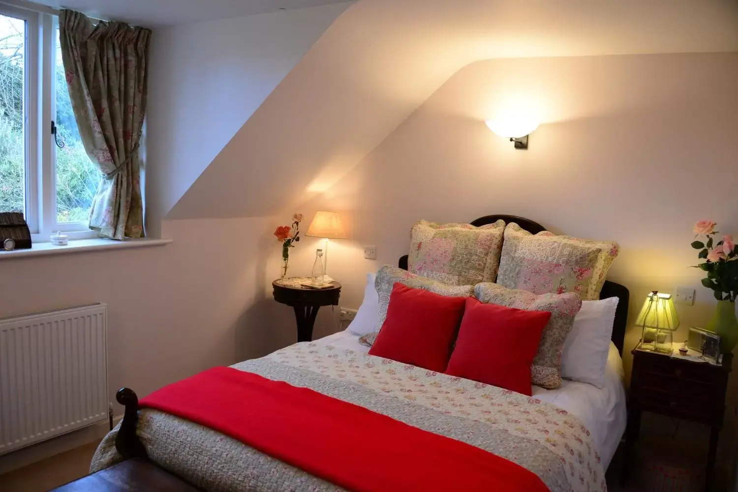 Photo of the whole room, Bed in Middle Farm Cottage