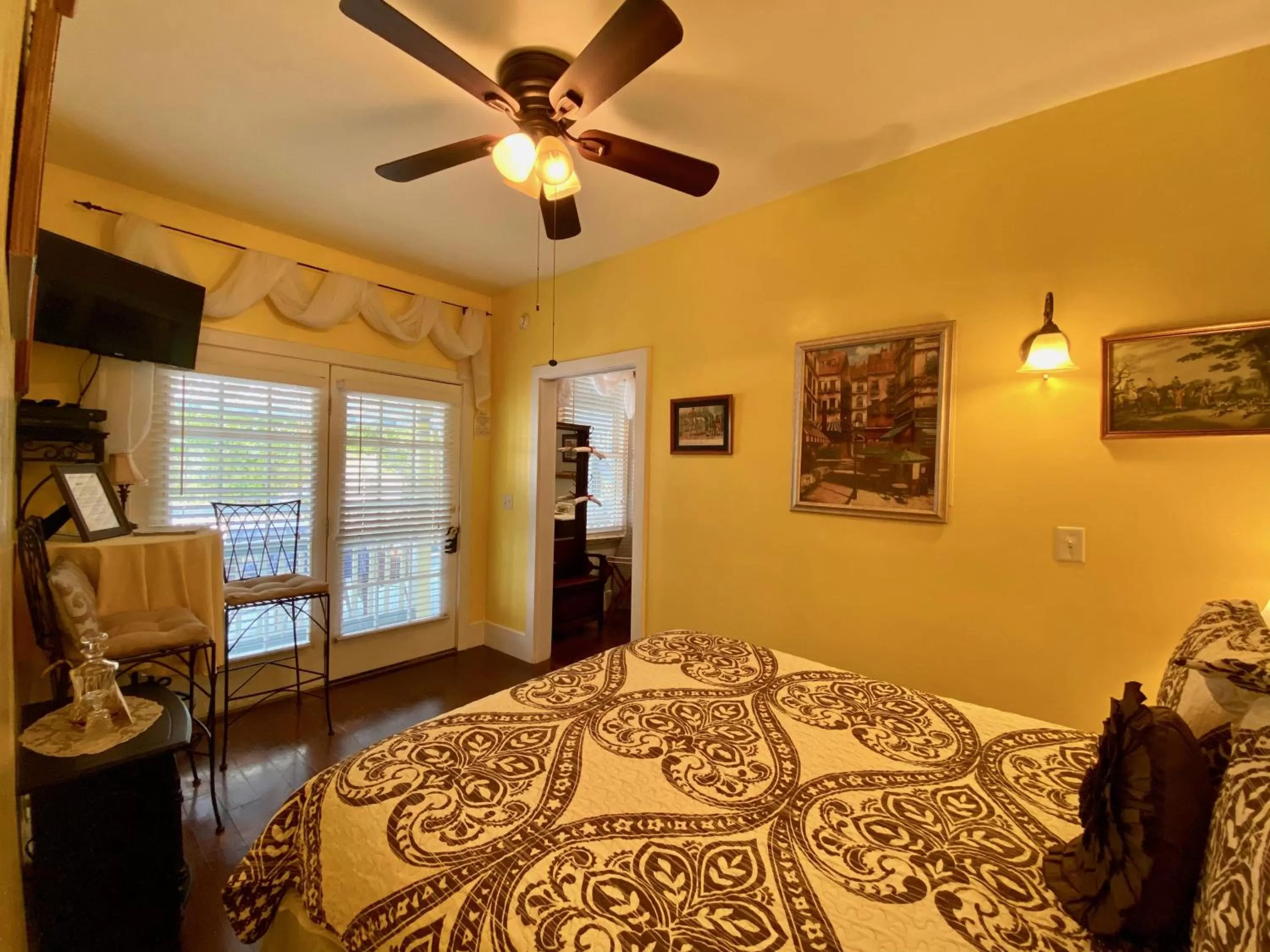 TV and multimedia, Bed in Penny Farthing Inn