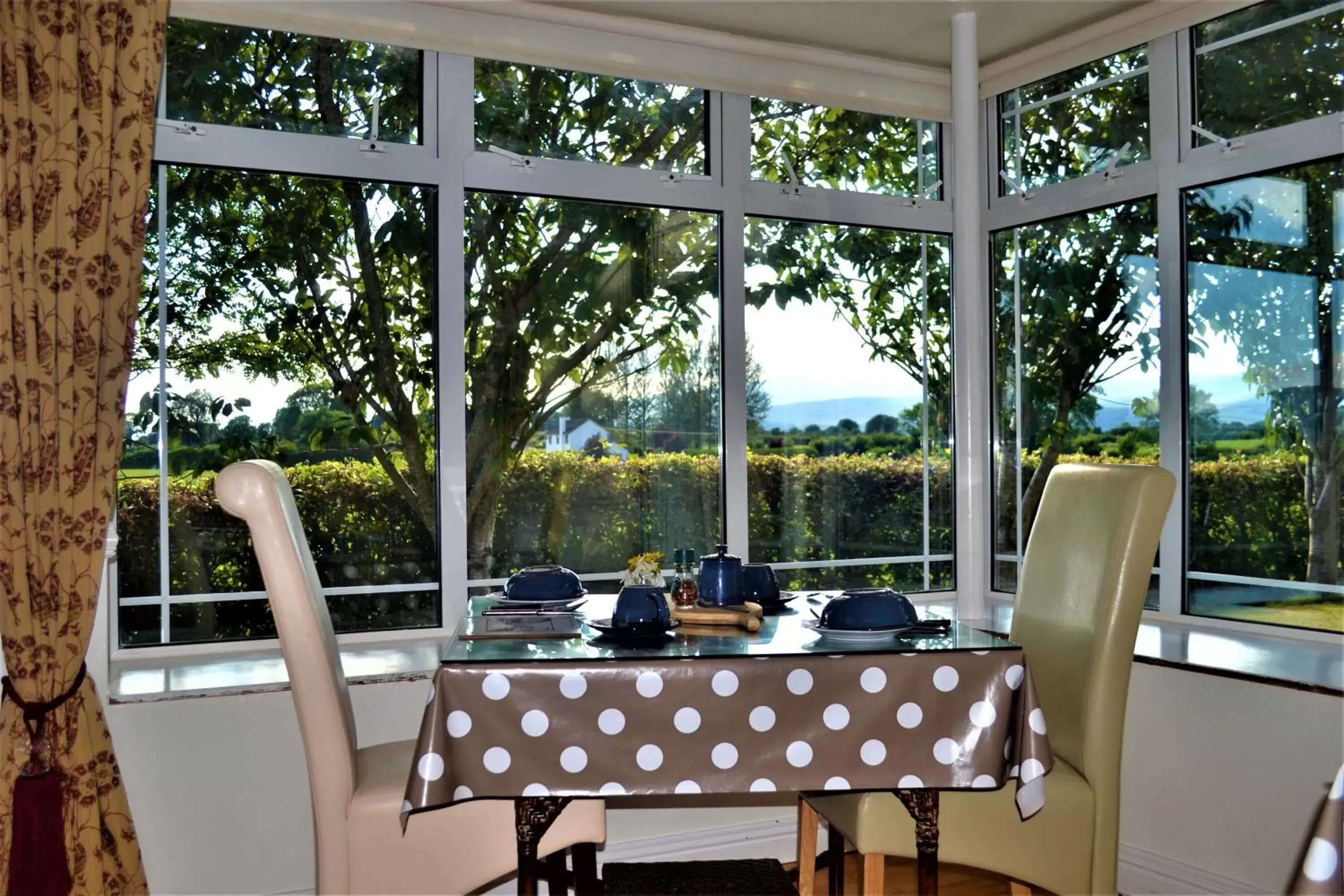 Dining area, Restaurant/Places to Eat in Annaswood B&B