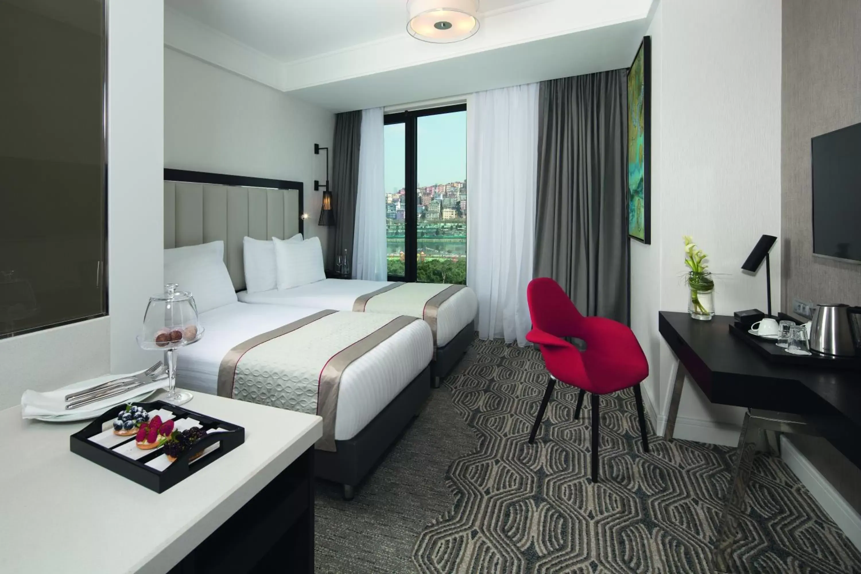 Superior King Room with Sea View in Mövenpick Istanbul Hotel Golden Horn