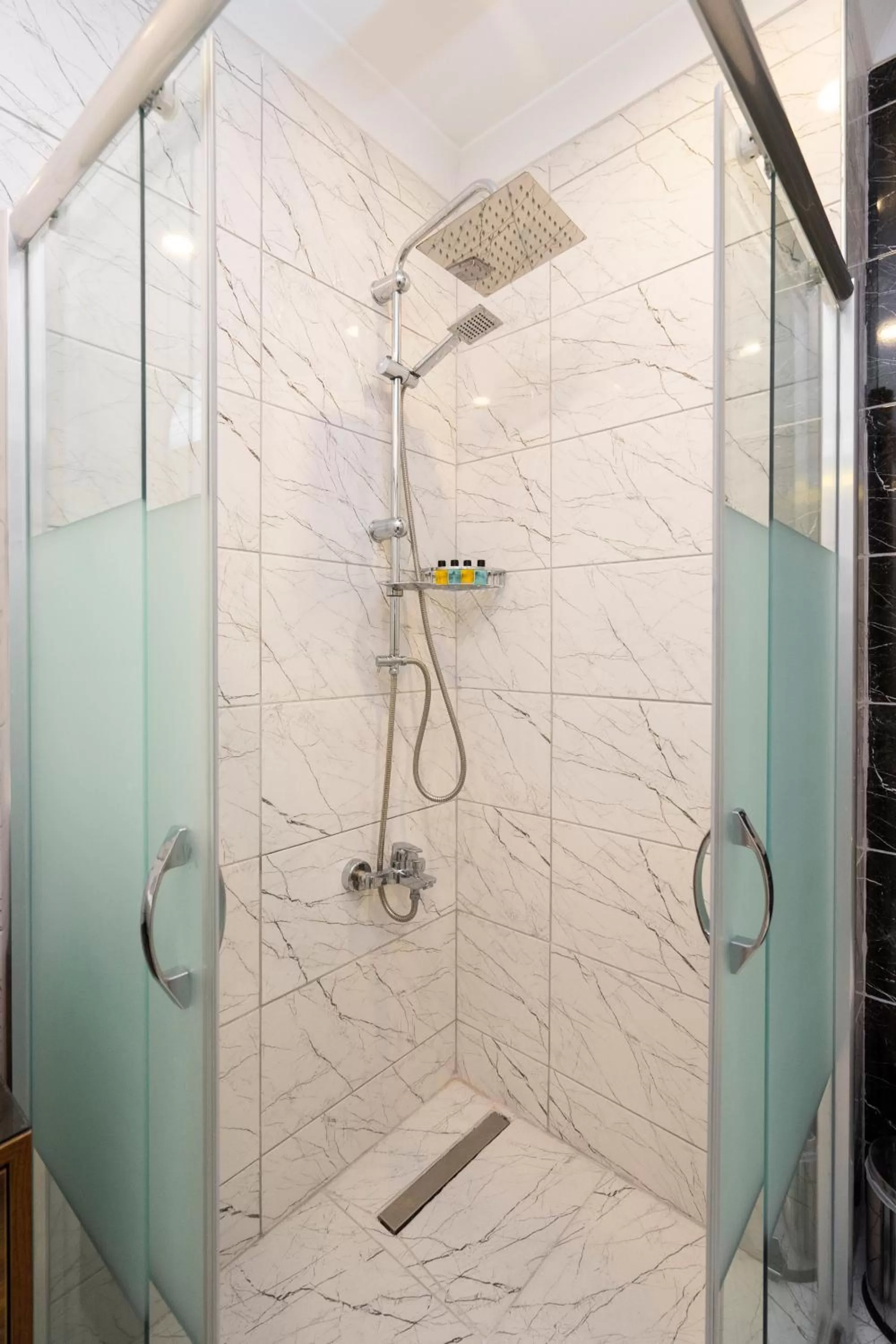 Bathroom in Castillo Rojo Hotel Istanbul