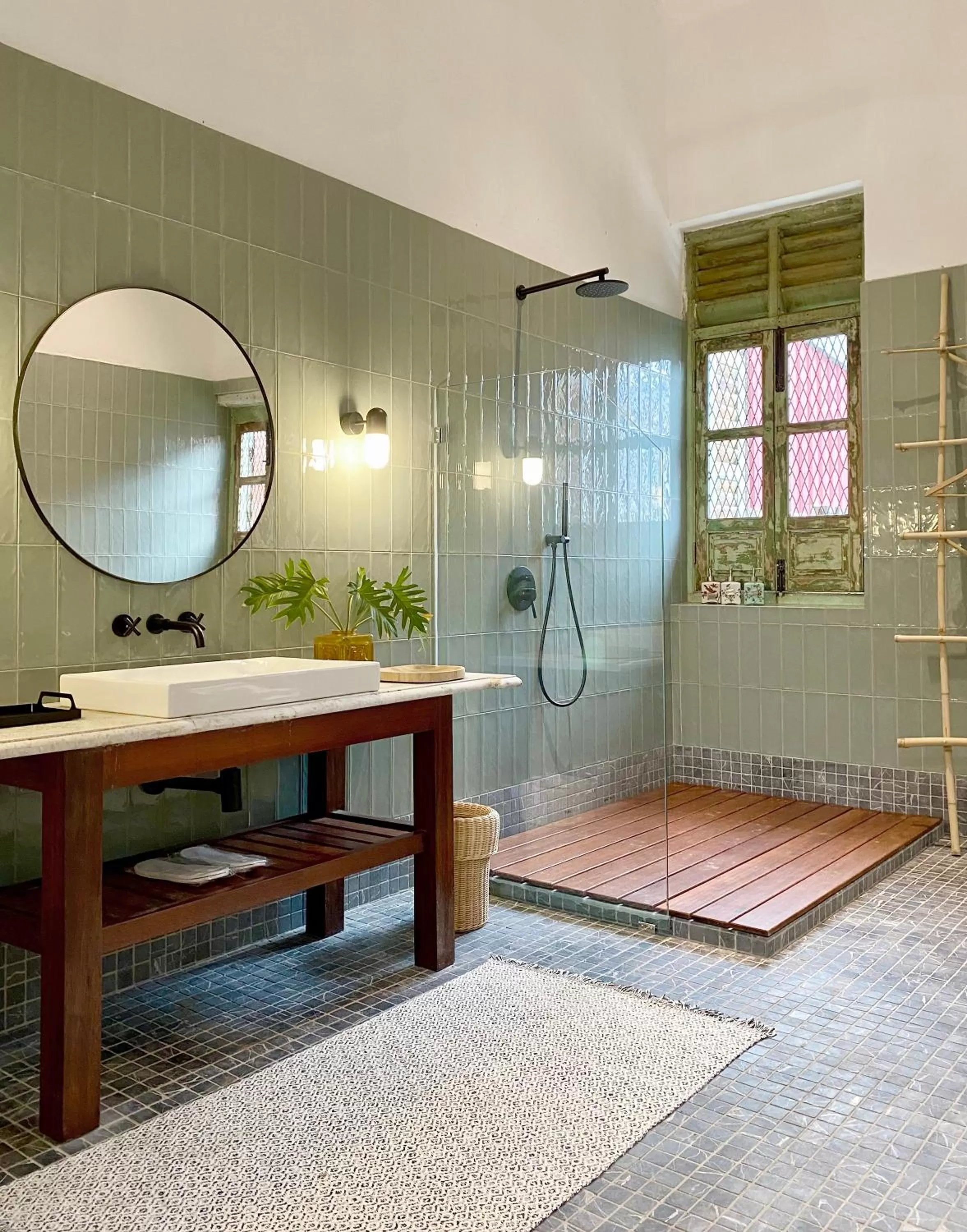 Bathroom in Cheong Fatt Tze - The Blue Mansion