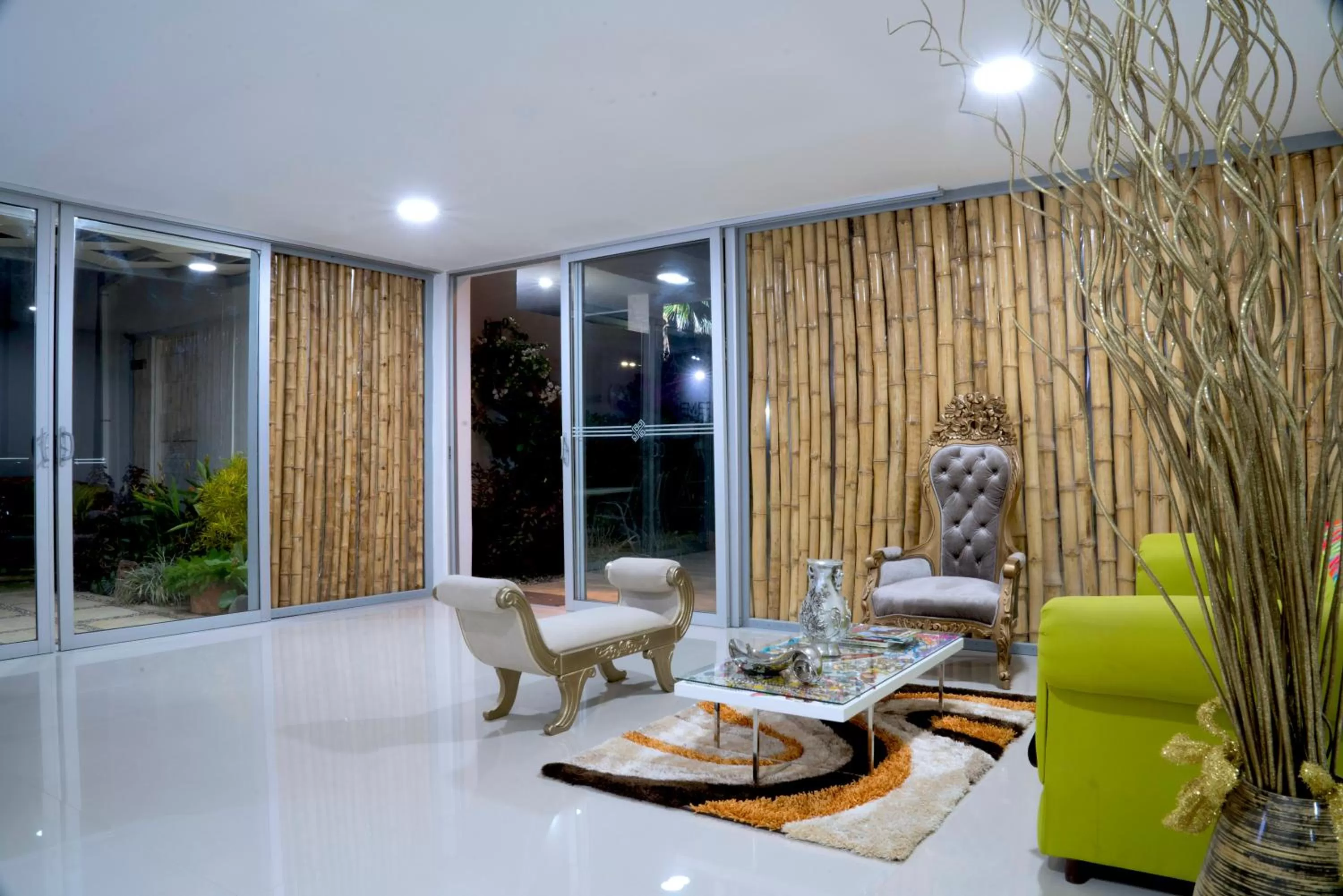 Night in Hotel Emerawaa