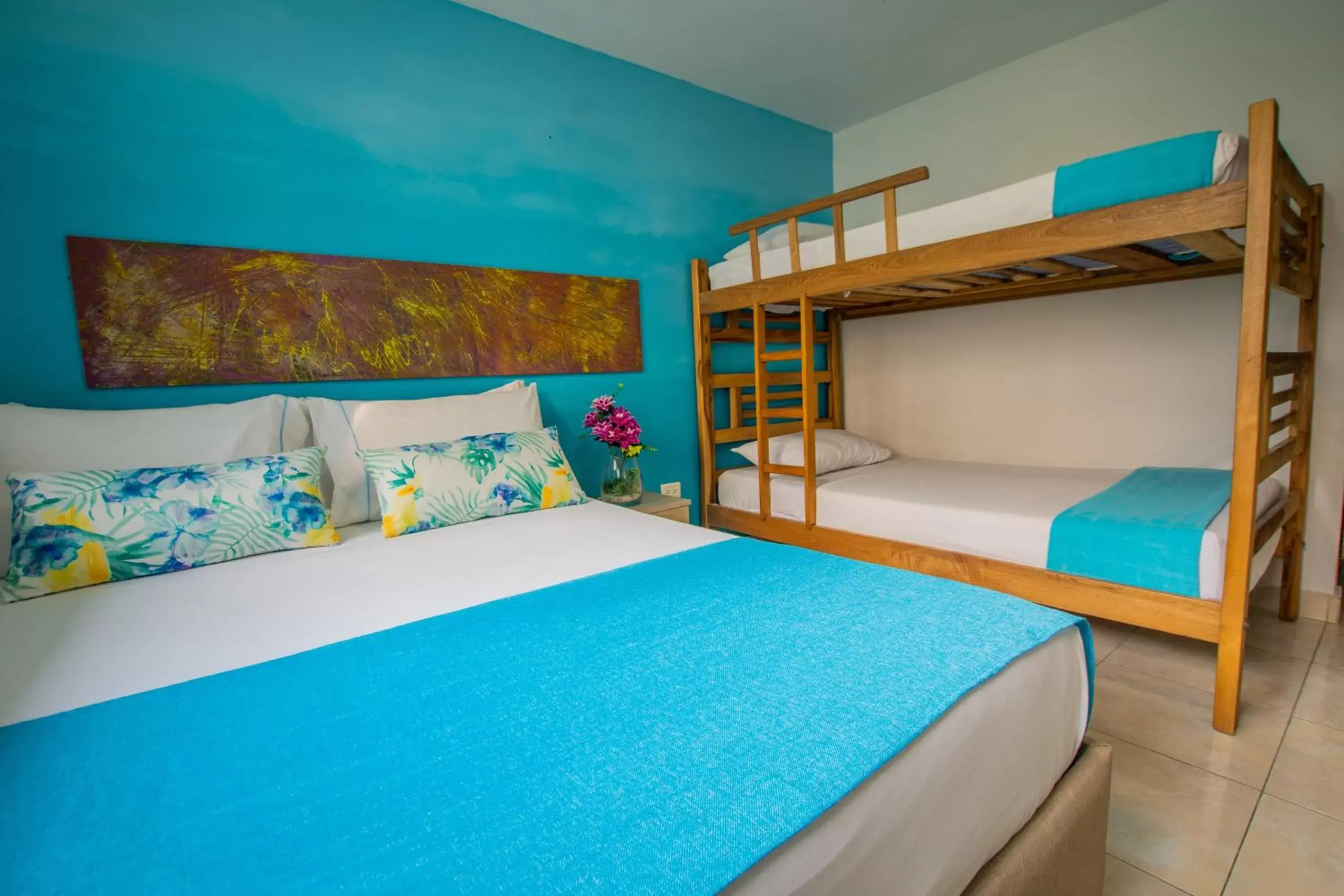 Bedroom, Bunk Bed in Hotel Taybo Beach