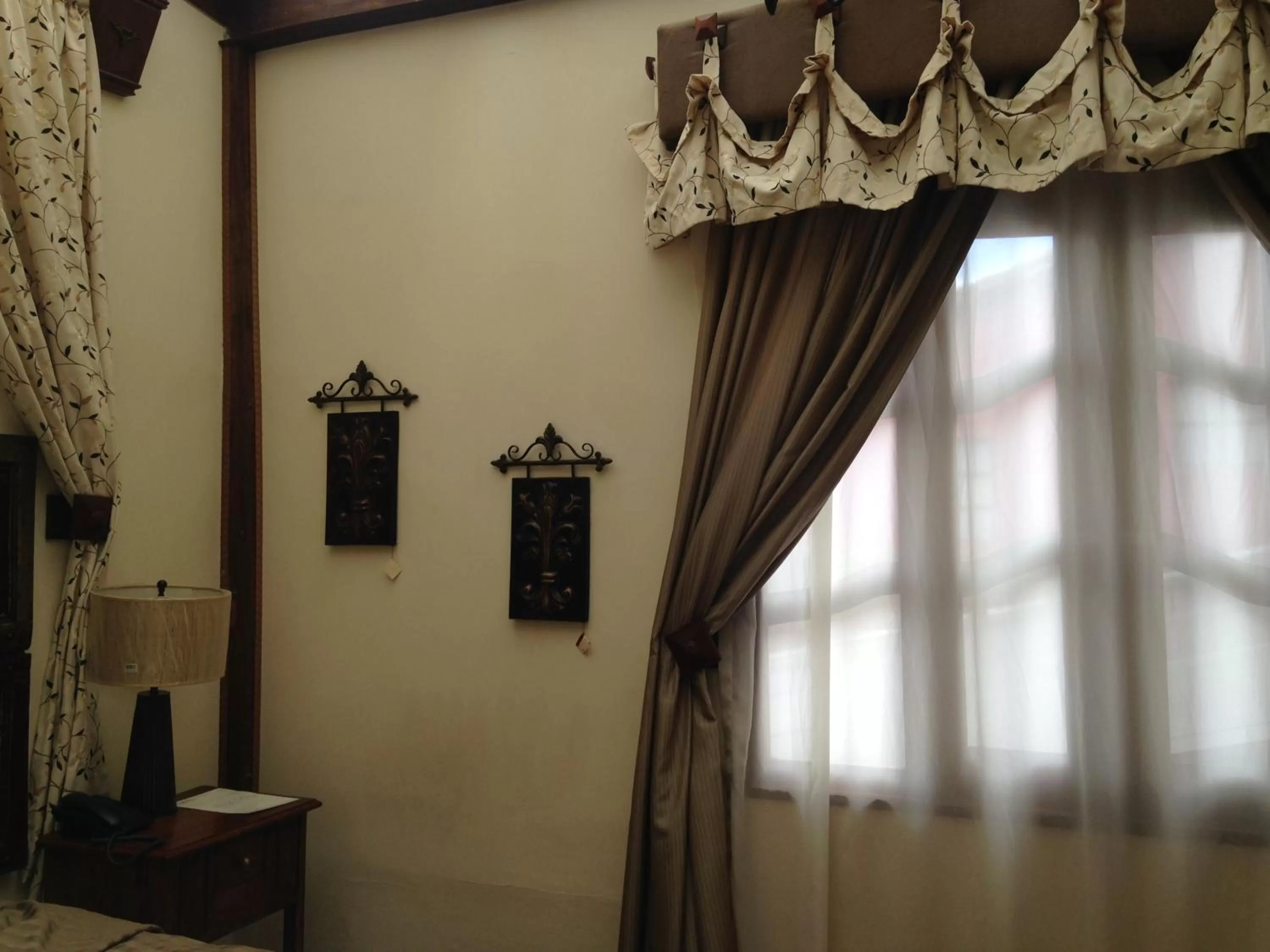 Decorative detail in Roka Plaza Hotel Boutique