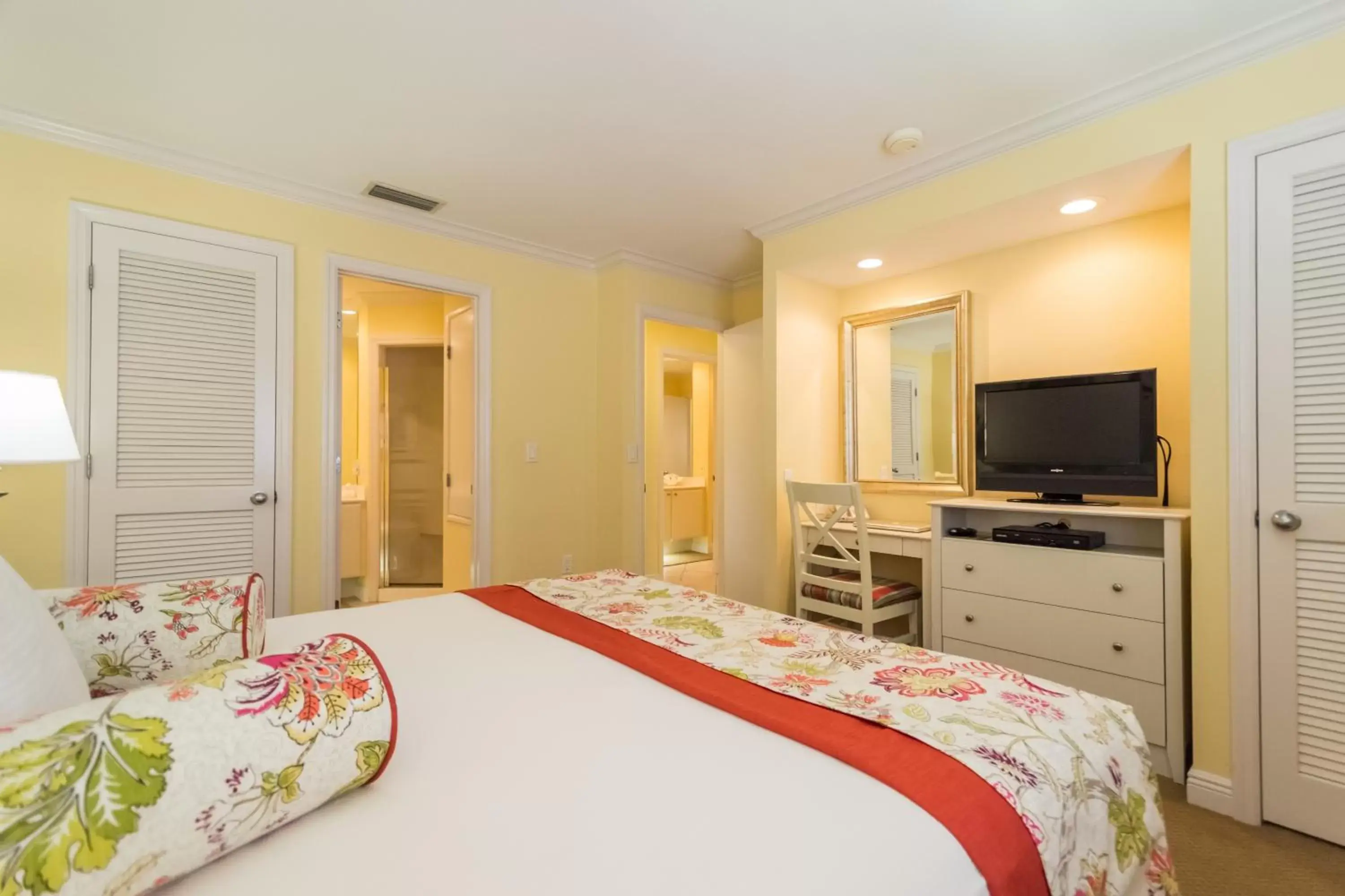 Photo of the whole room, Room Photo in Inn at the Beach-Venice Florida