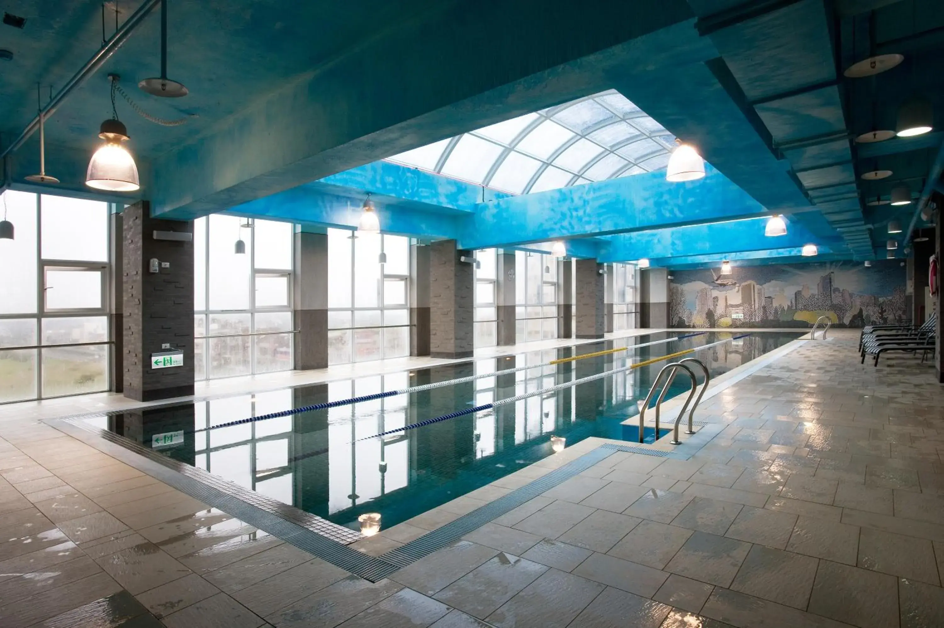 Swimming Pool in Sheraton Taoyuan Hotel