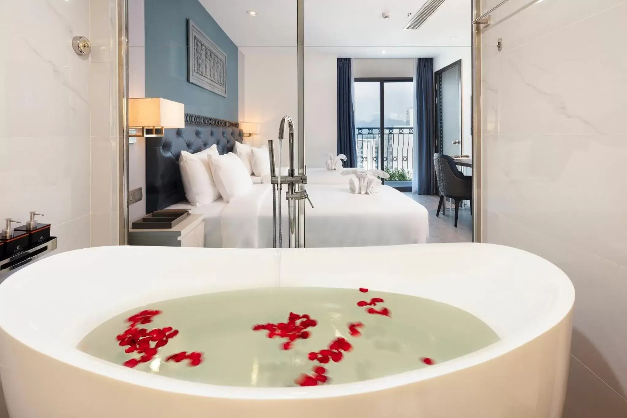 Hot Tub, Bathroom in Erica Nha Trang Hotel