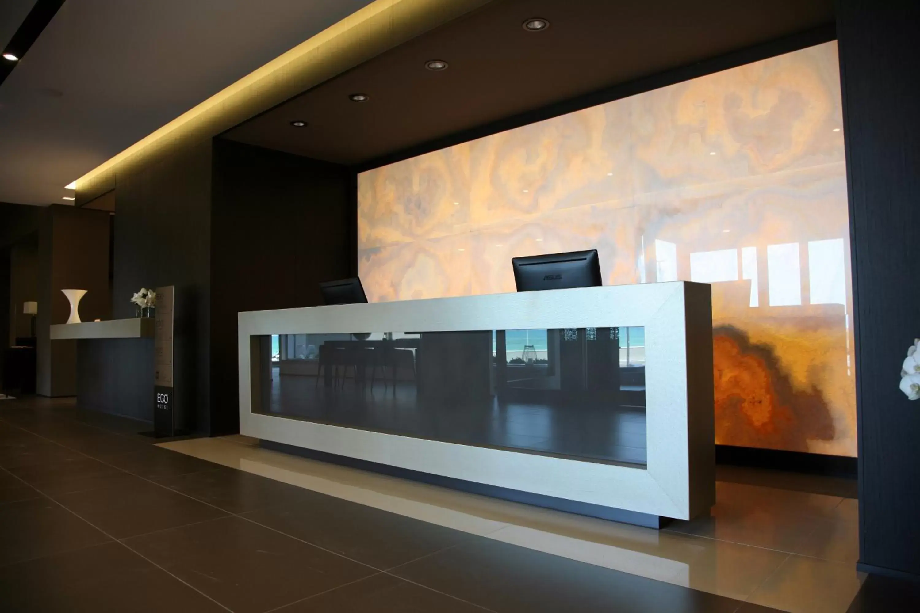 Lobby or reception, TV/Entertainment Center in Ego Hotel