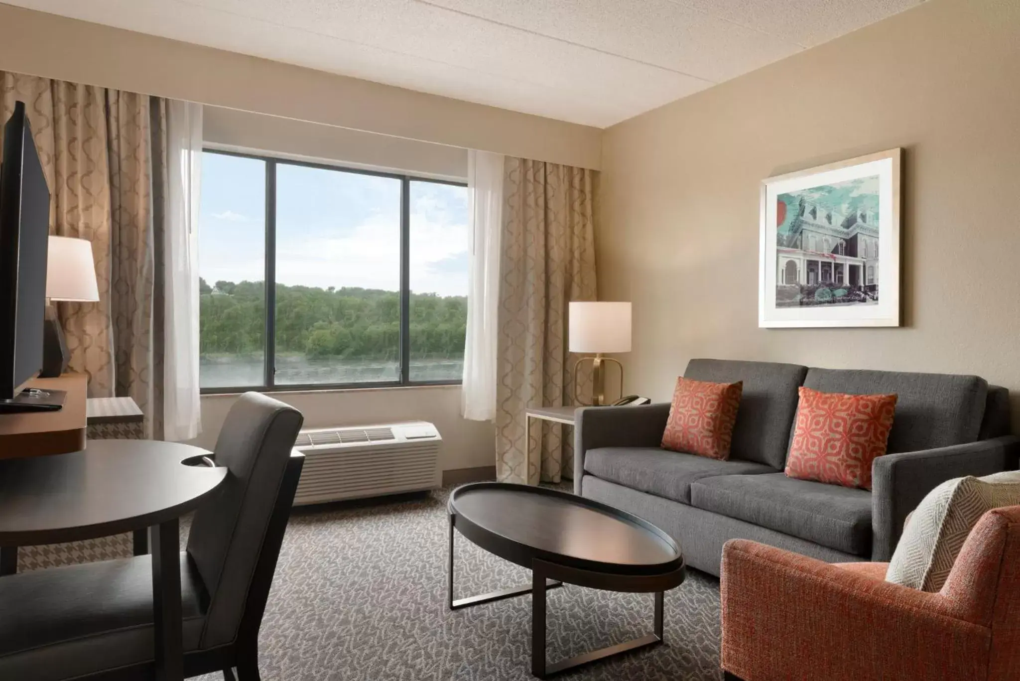 Photo of the whole room, Seating Area in Holiday Inn Hotel & Suites Council Bluffs, an IHG Hotel