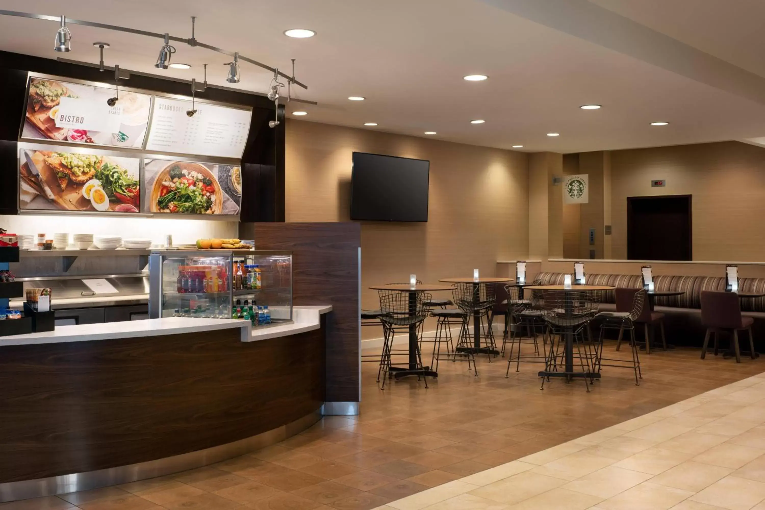 Restaurant/places to eat in Courtyard by Marriott Denver Airport