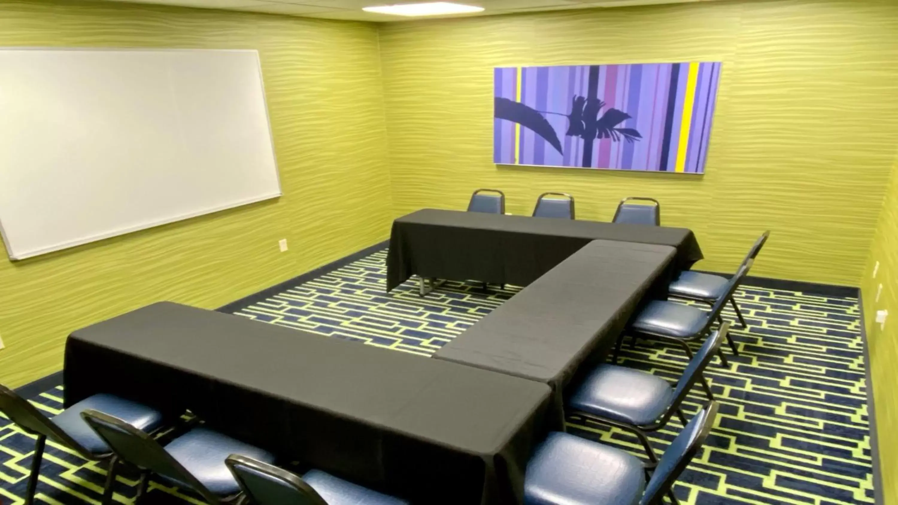 Meeting/conference room in Holiday Inn Express & Suites Plant City, an IHG Hotel