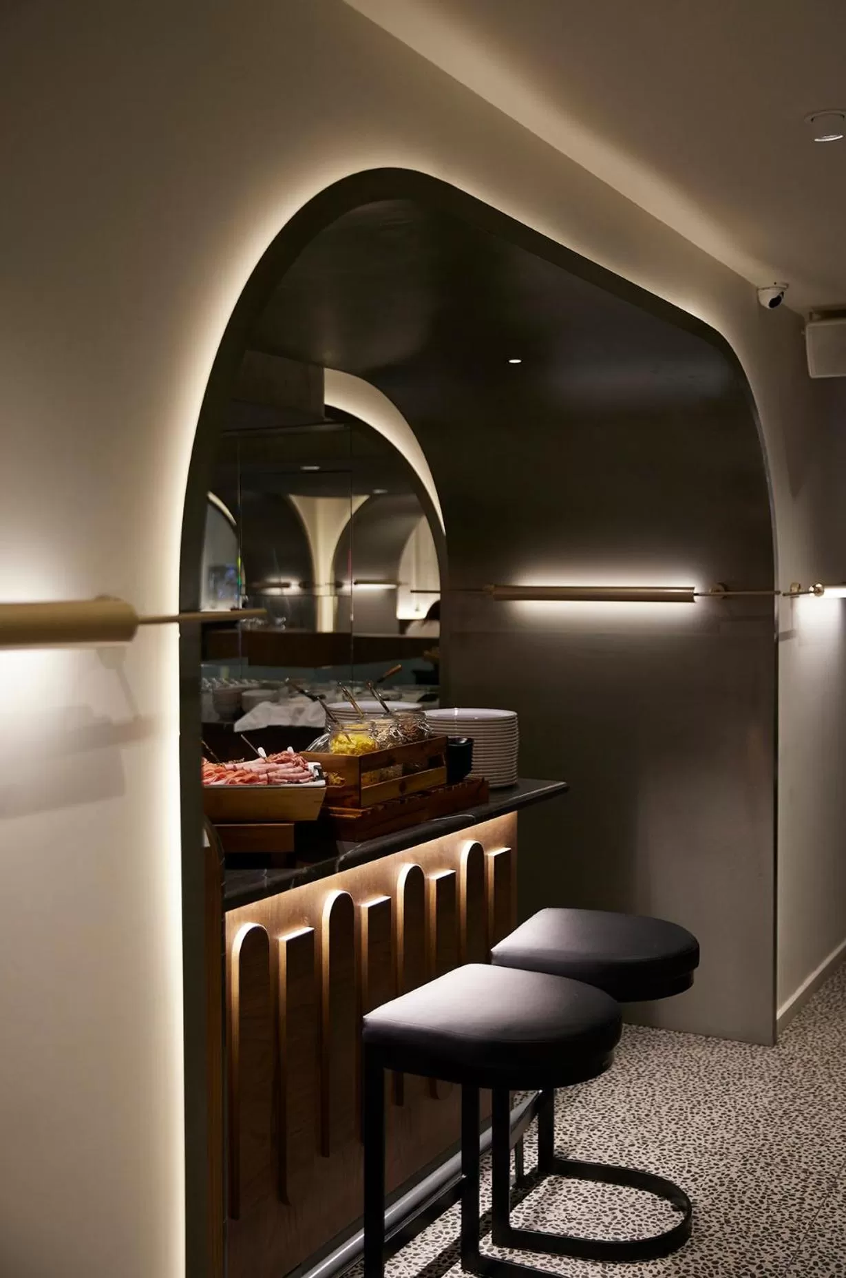 Restaurant/places to eat in Teight Hotel