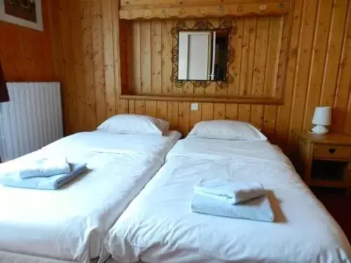 Bed in Hotel La Meije