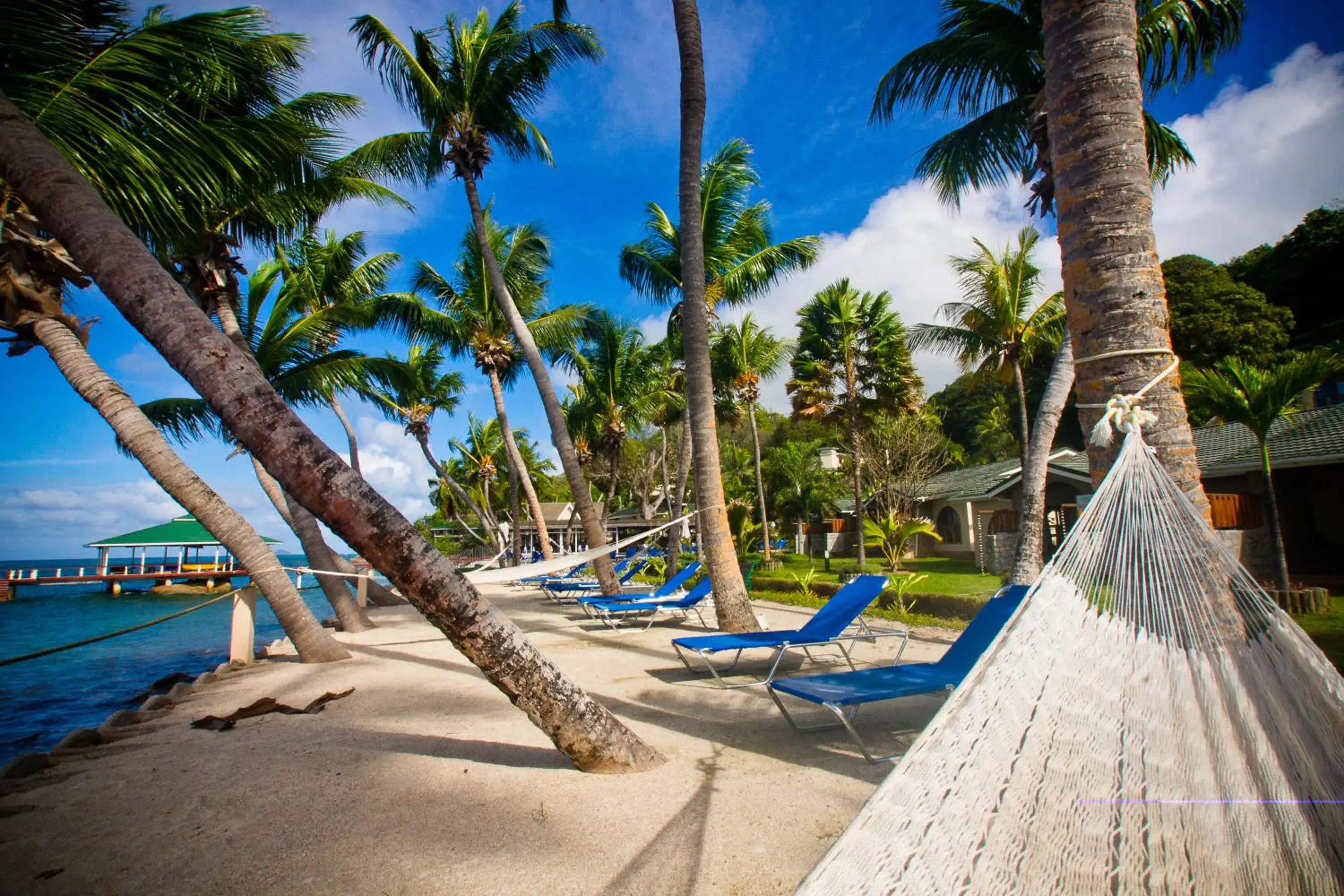 Garden, Beach in Coco de Mer and Black Parrot Suites