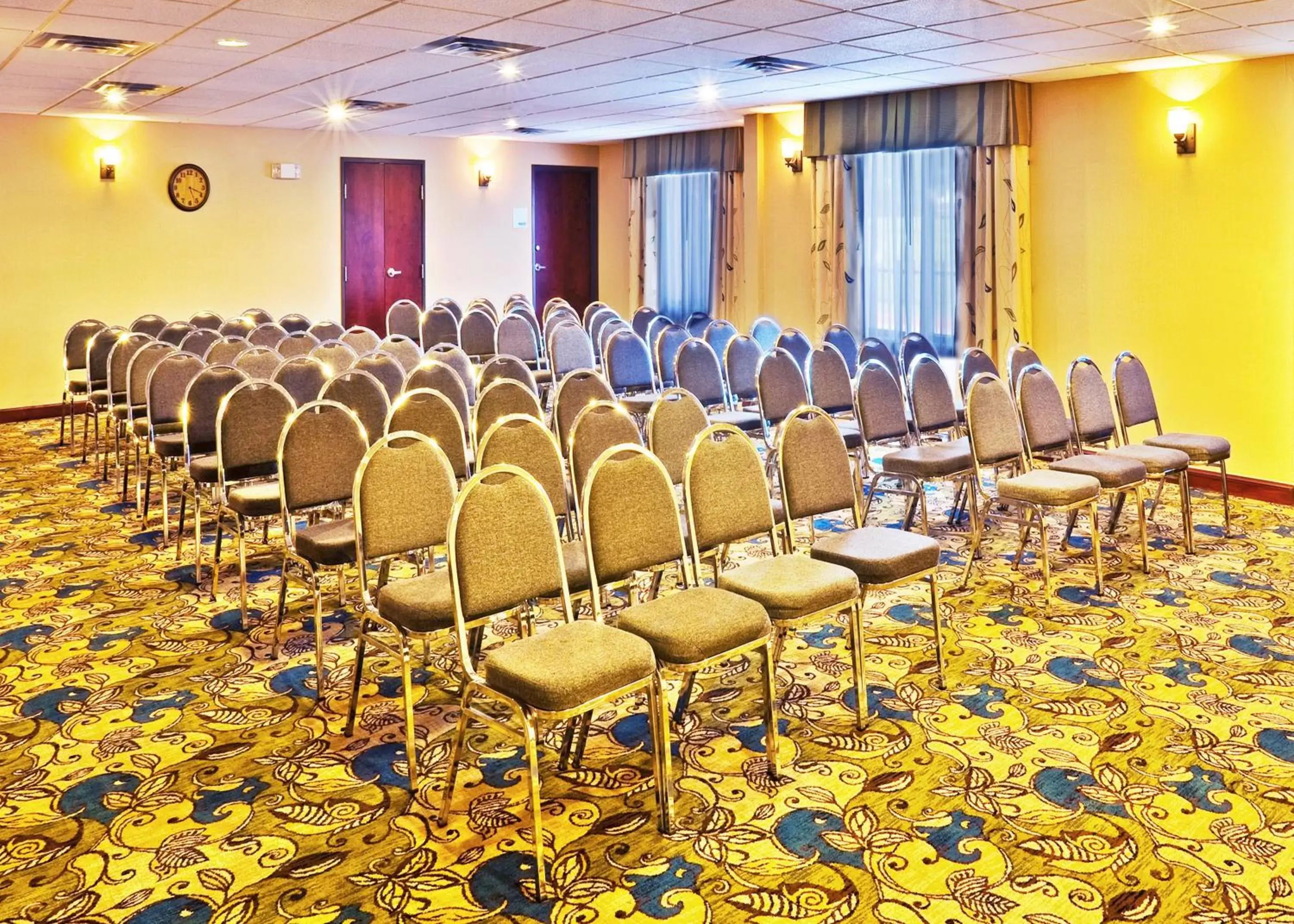 Meeting/conference room in Holiday Inn Express Ponca City, an IHG Hotel