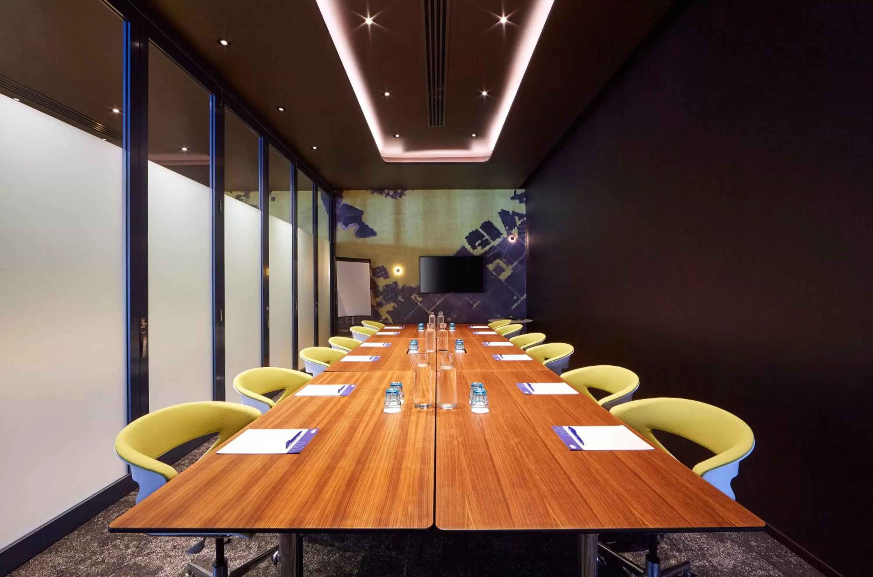 Meeting/conference room in Holiday Inn Express Newcastle, an IHG Hotel